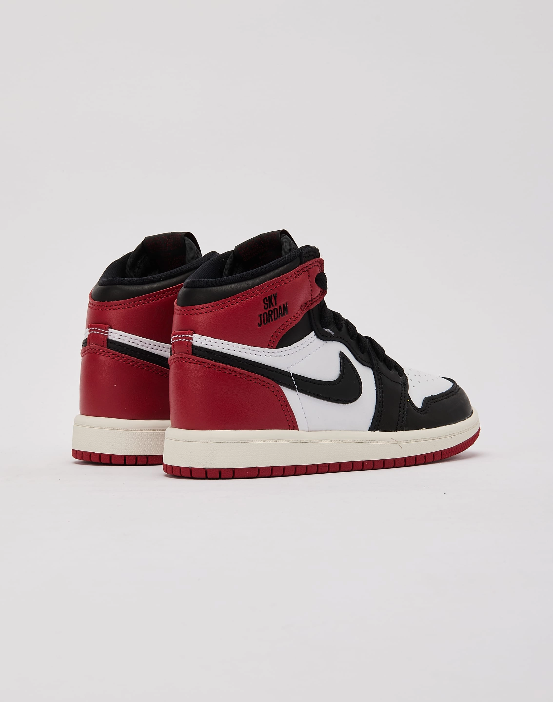 Jordan Air Jordan 1 Retro High OG 'Black Toe Reimagined' Pre-School Toddler accessories Breathable Insoles