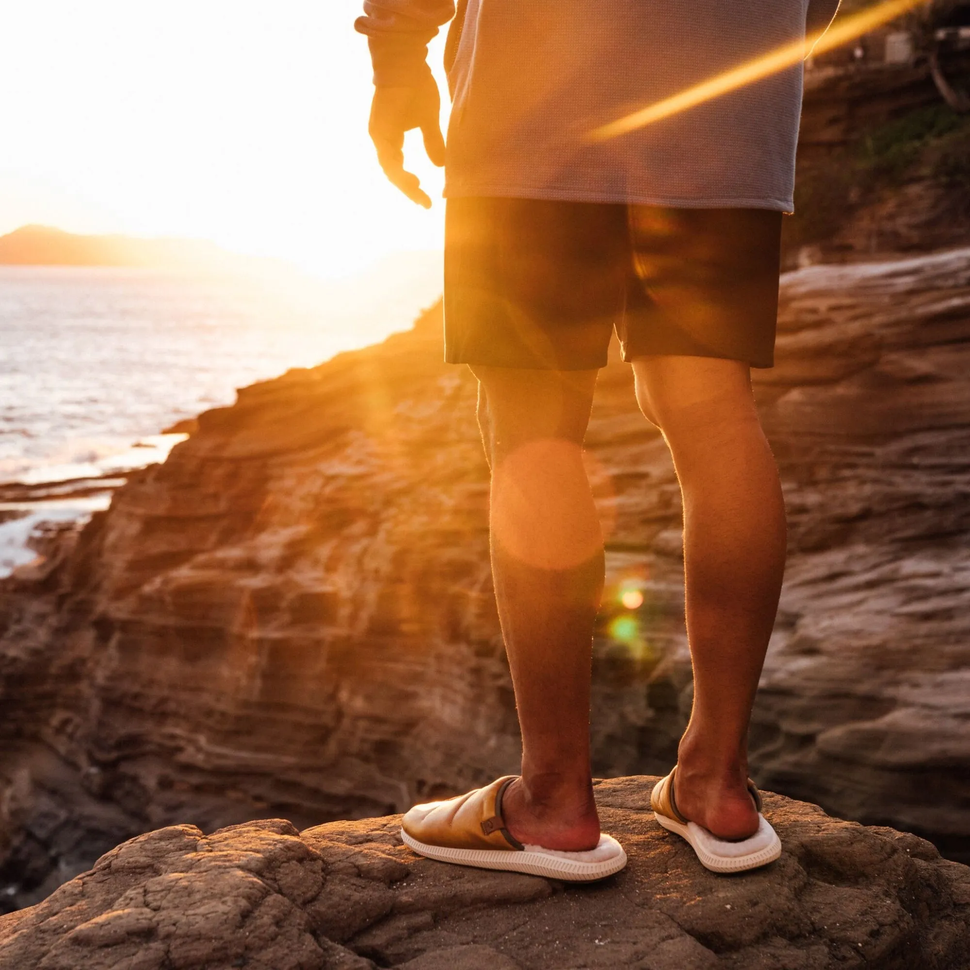 Temperature Regulating Cozy Walk Mua 'Ili - Golden Sand / Bone