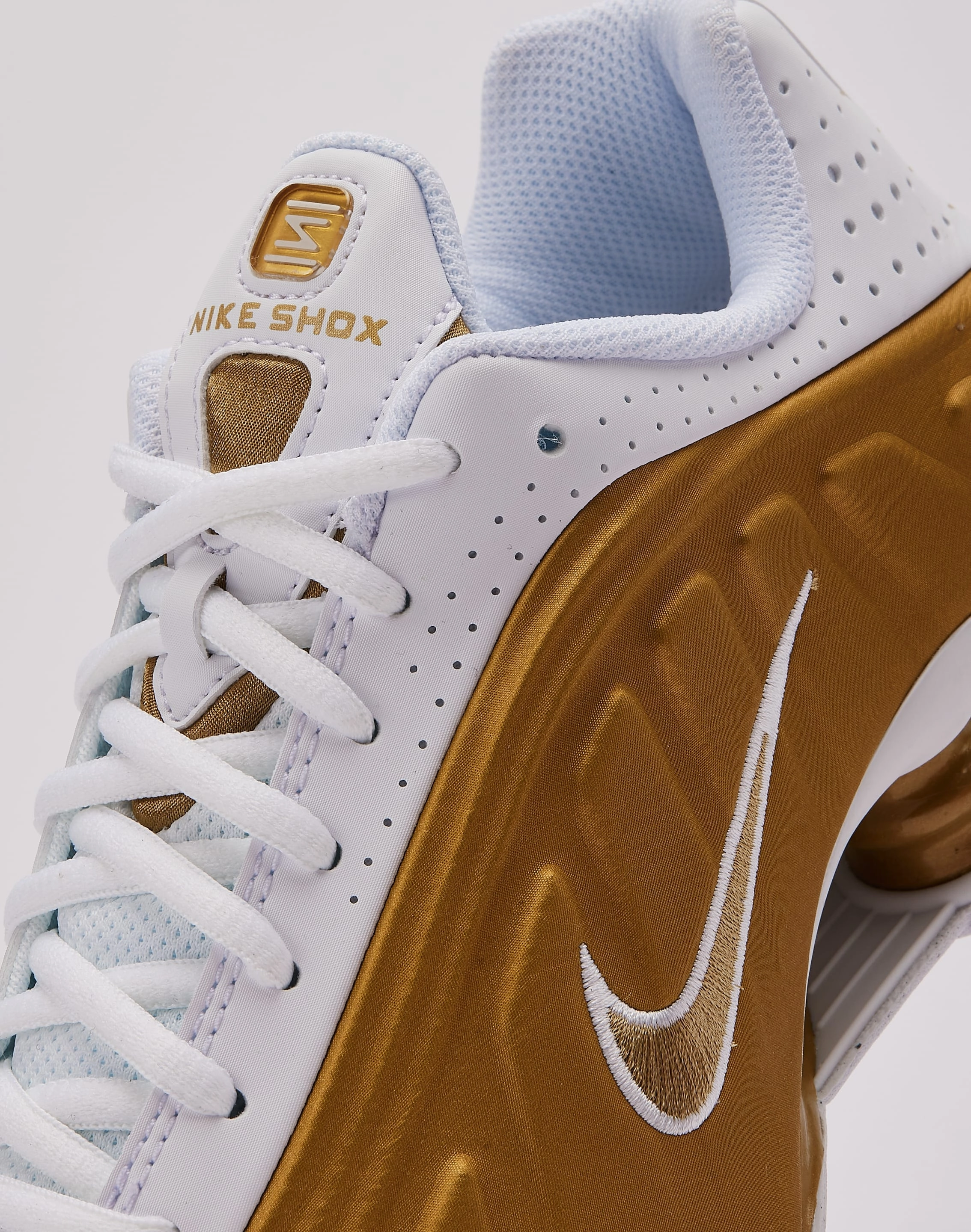 Nike Shox R4 Grade-School Cushioned EVA