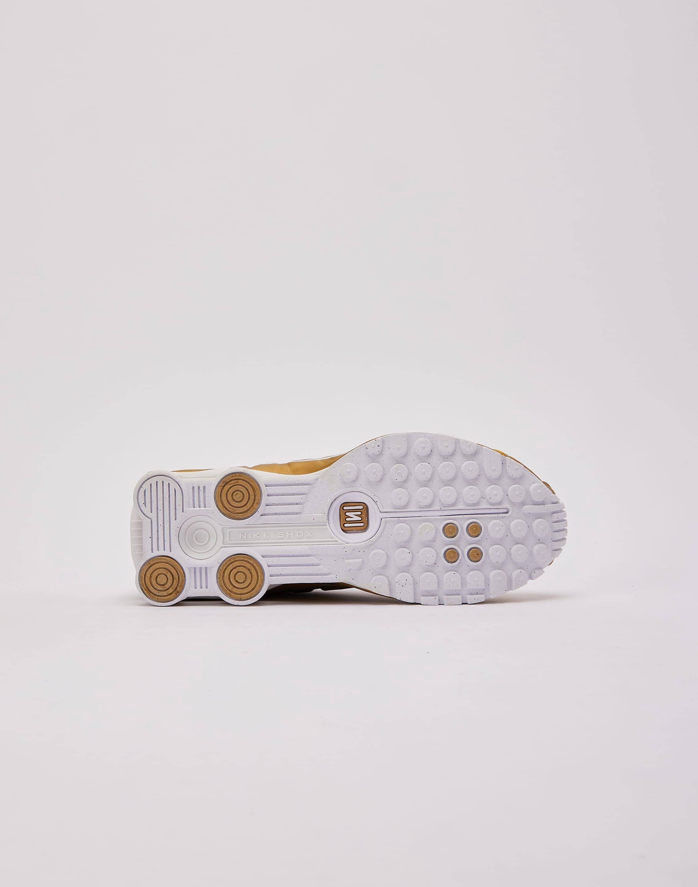 breathable mesh shoe aspect Nike Shox R4 Grade-School