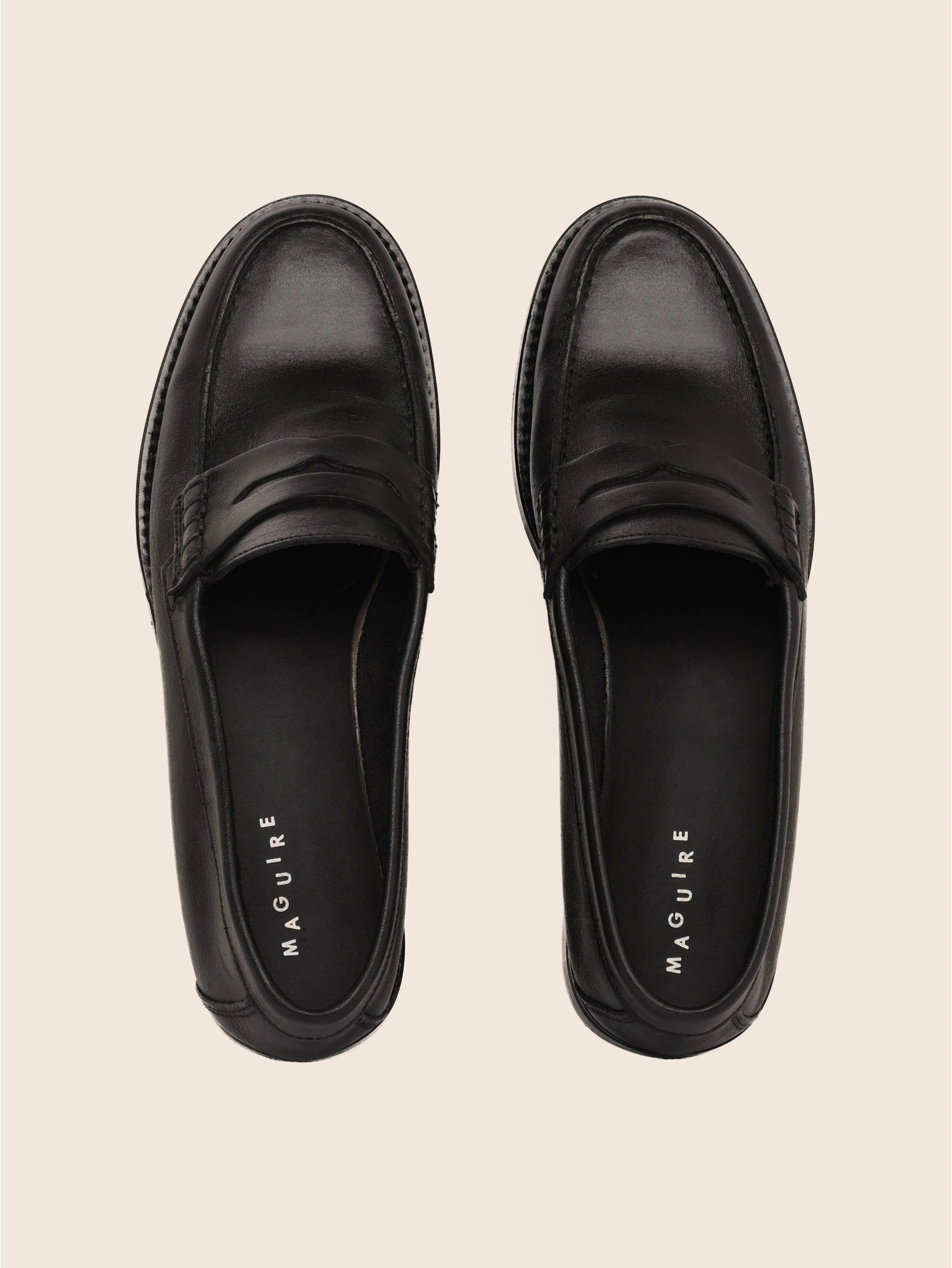 Field Glow Adaptable Fit Napoli Black Loafer