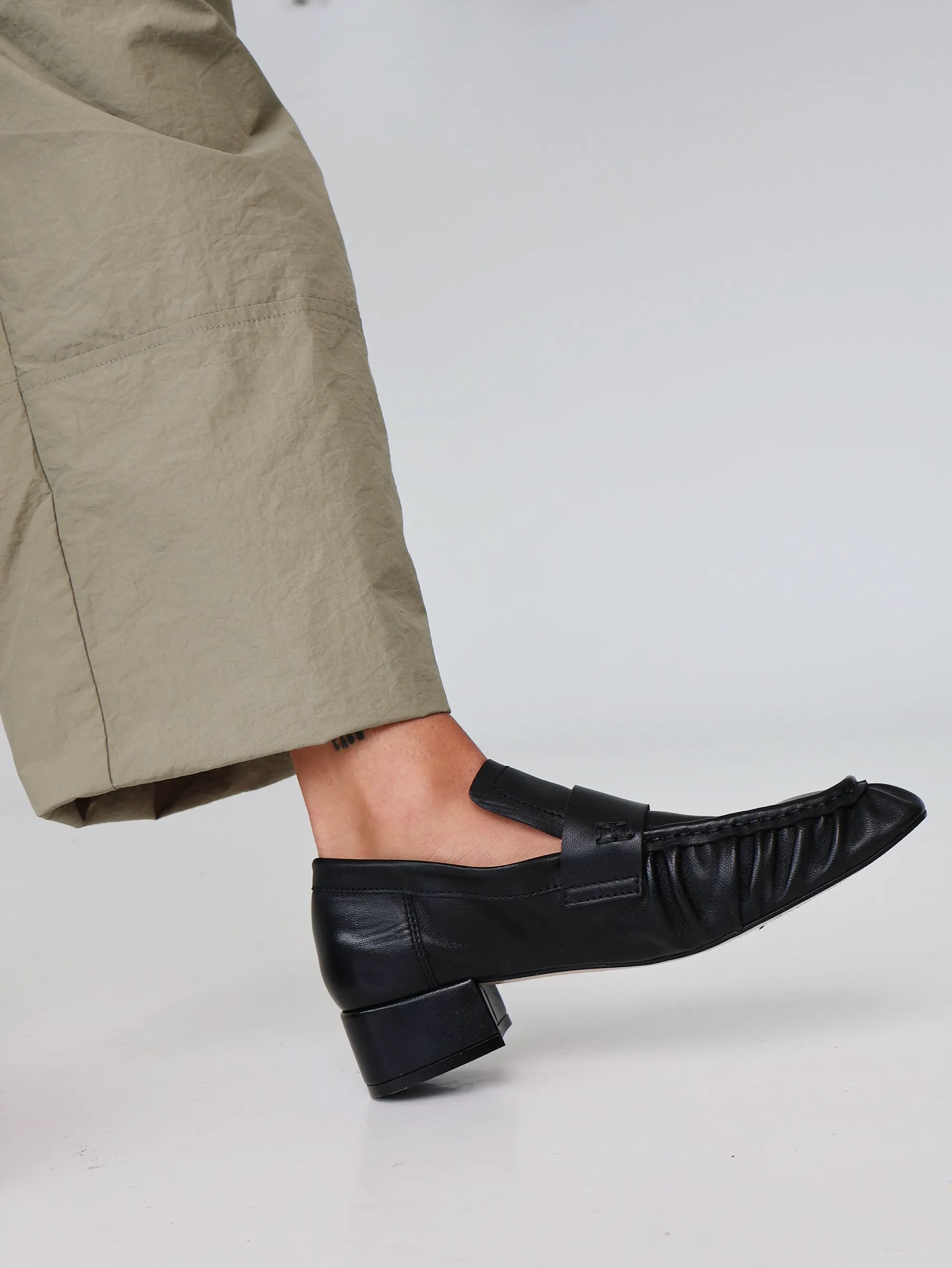 Easy Wear Footwear portable Navas Black Loafer