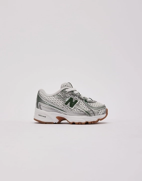 Tensile Resistance Weave running in a mangrove area shoes New Balance 740 Bungee Toddler