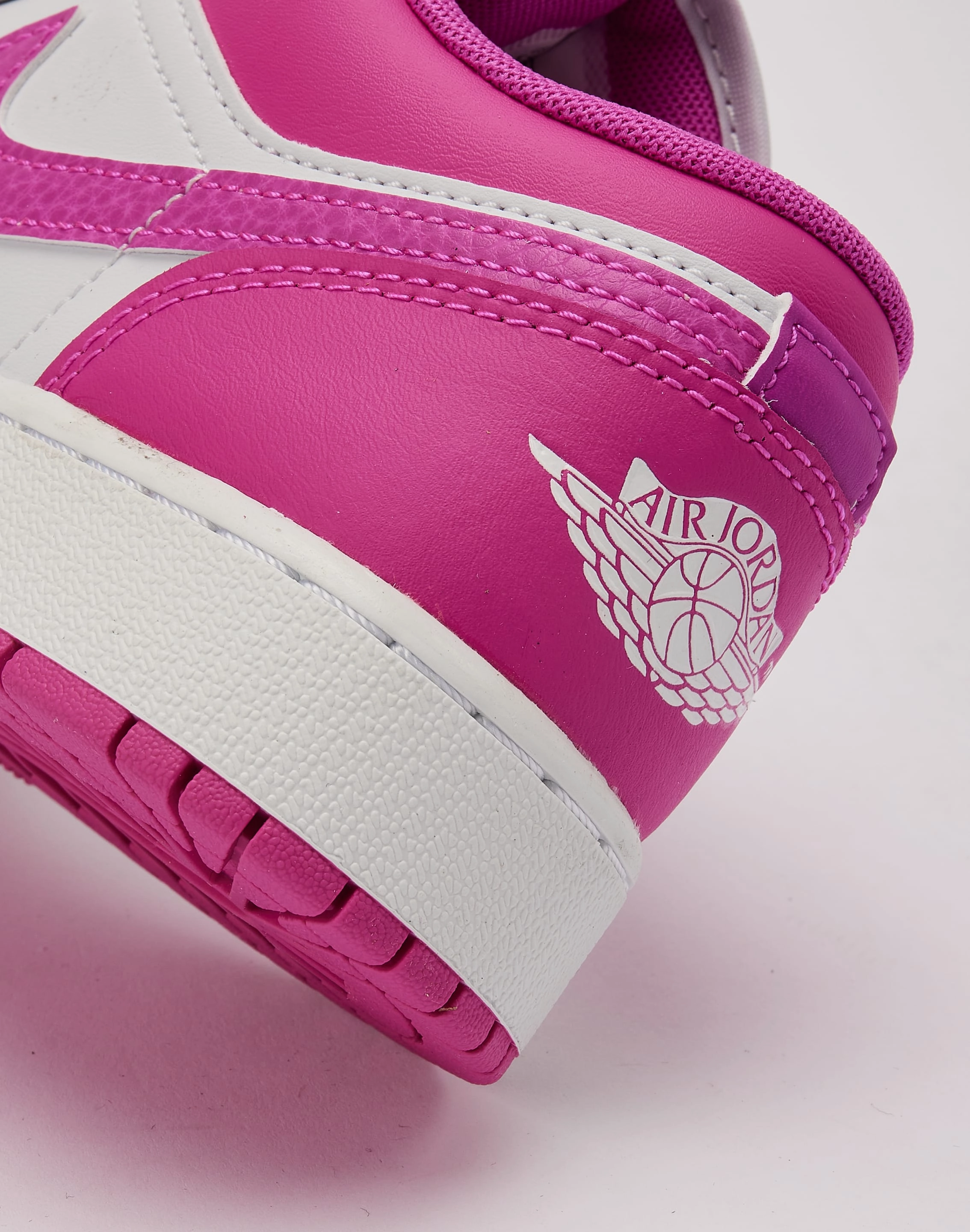 Jordan Air Jordan 1 Low Grade-School Durable Stitching MemoryFoamLayer