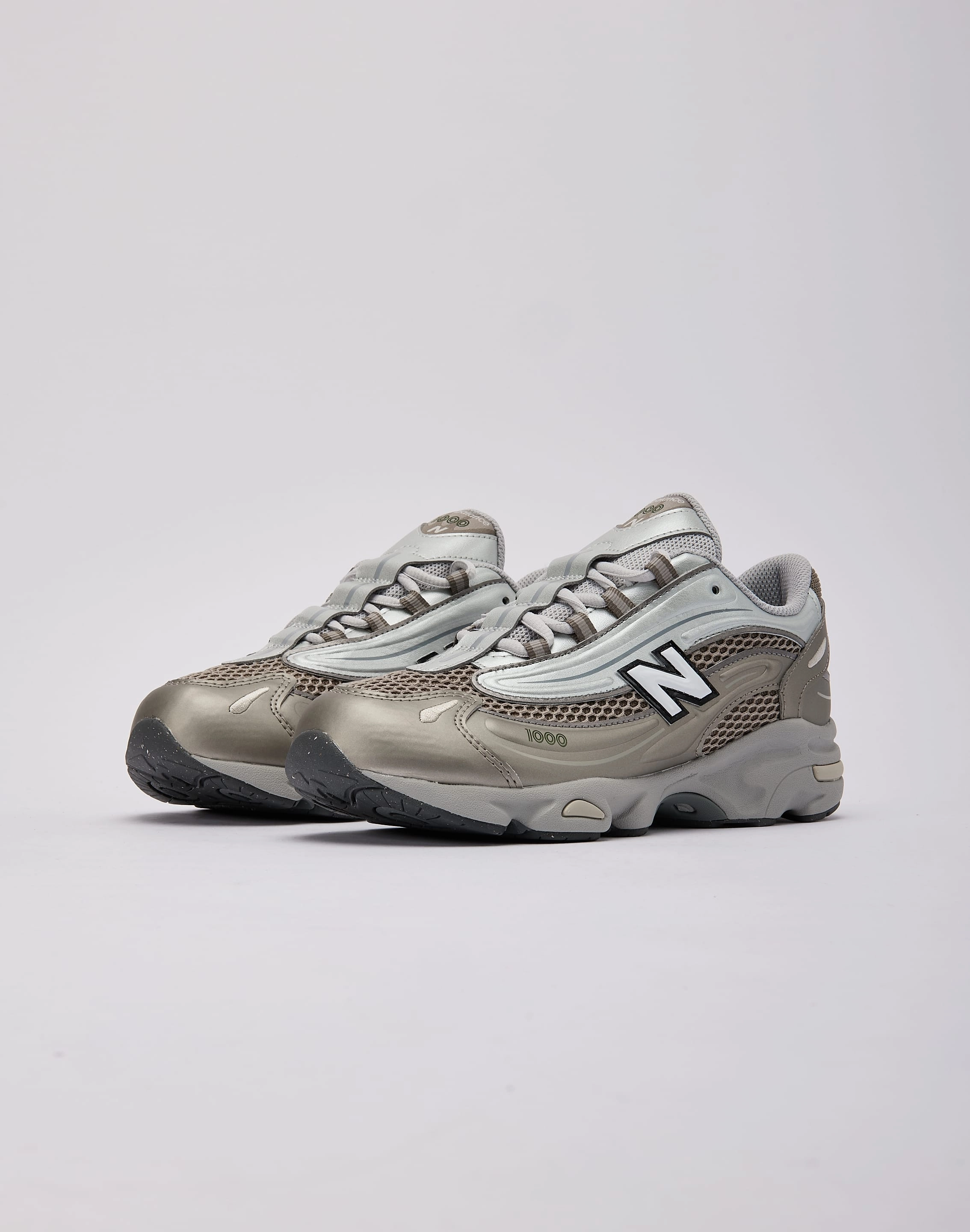 anti - microbial running shoes New Balance 1000 Grade-School