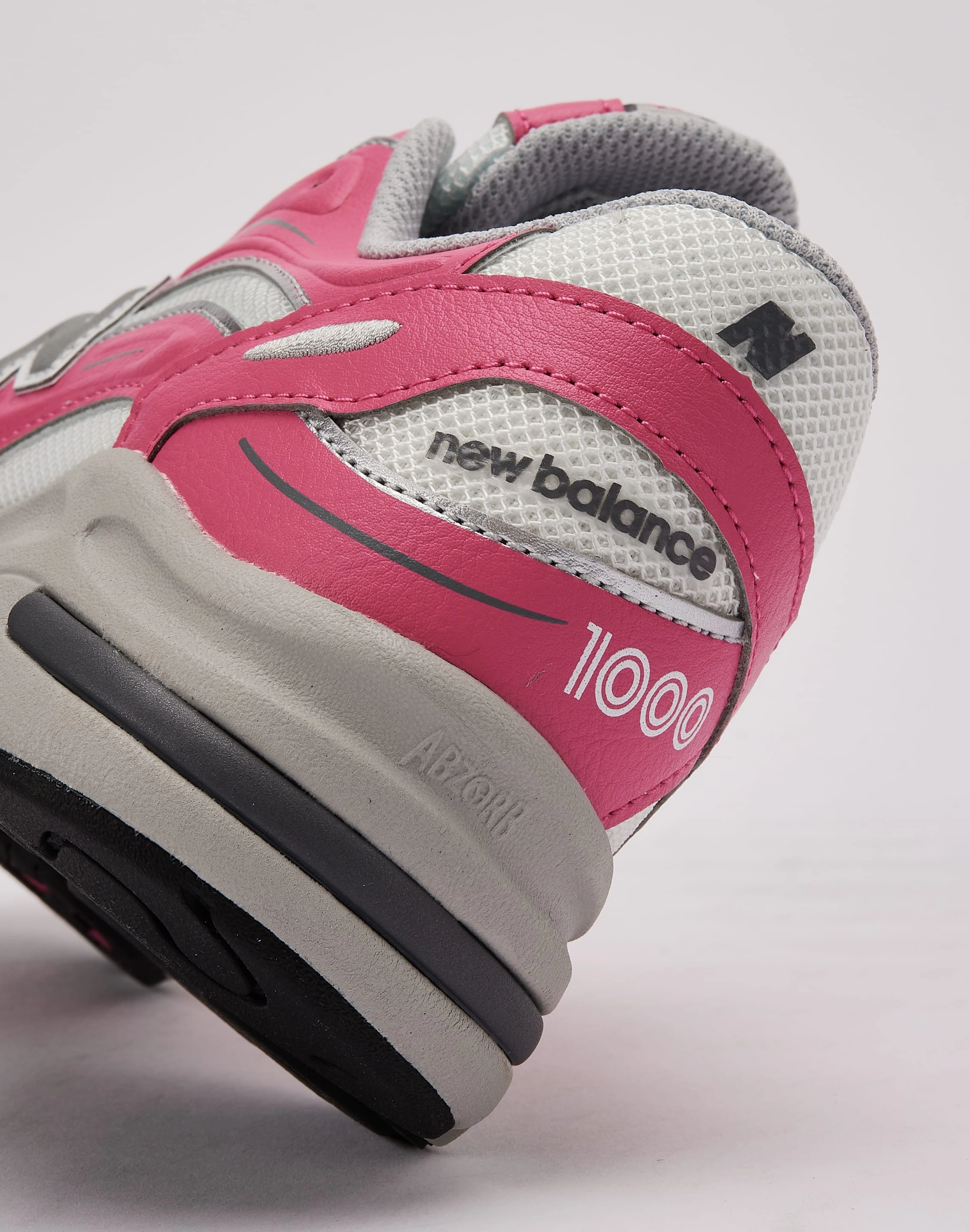 running during a foggy day New Balance 1000 Grade-School