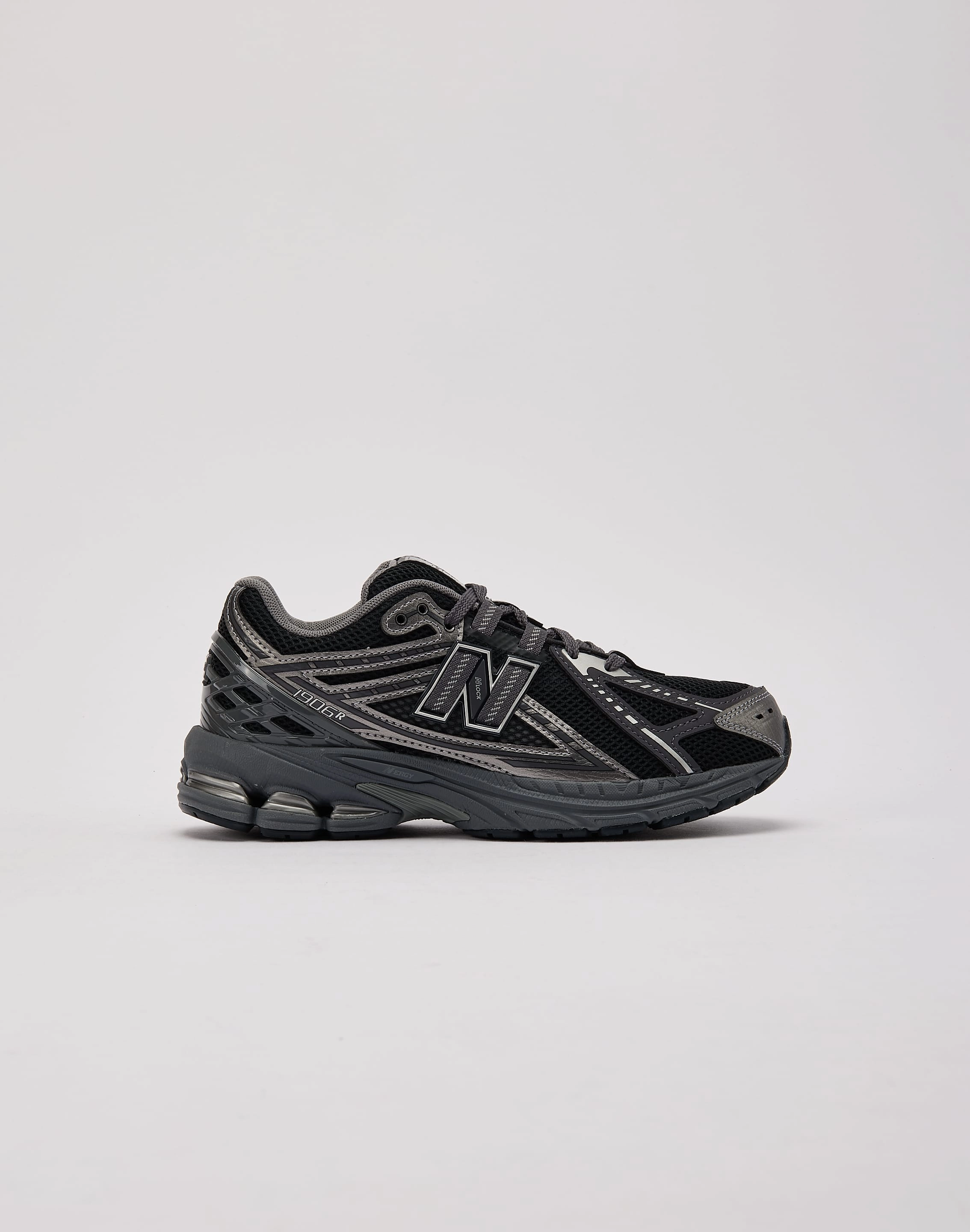 New Balance 1906R Grade-School Straight Running