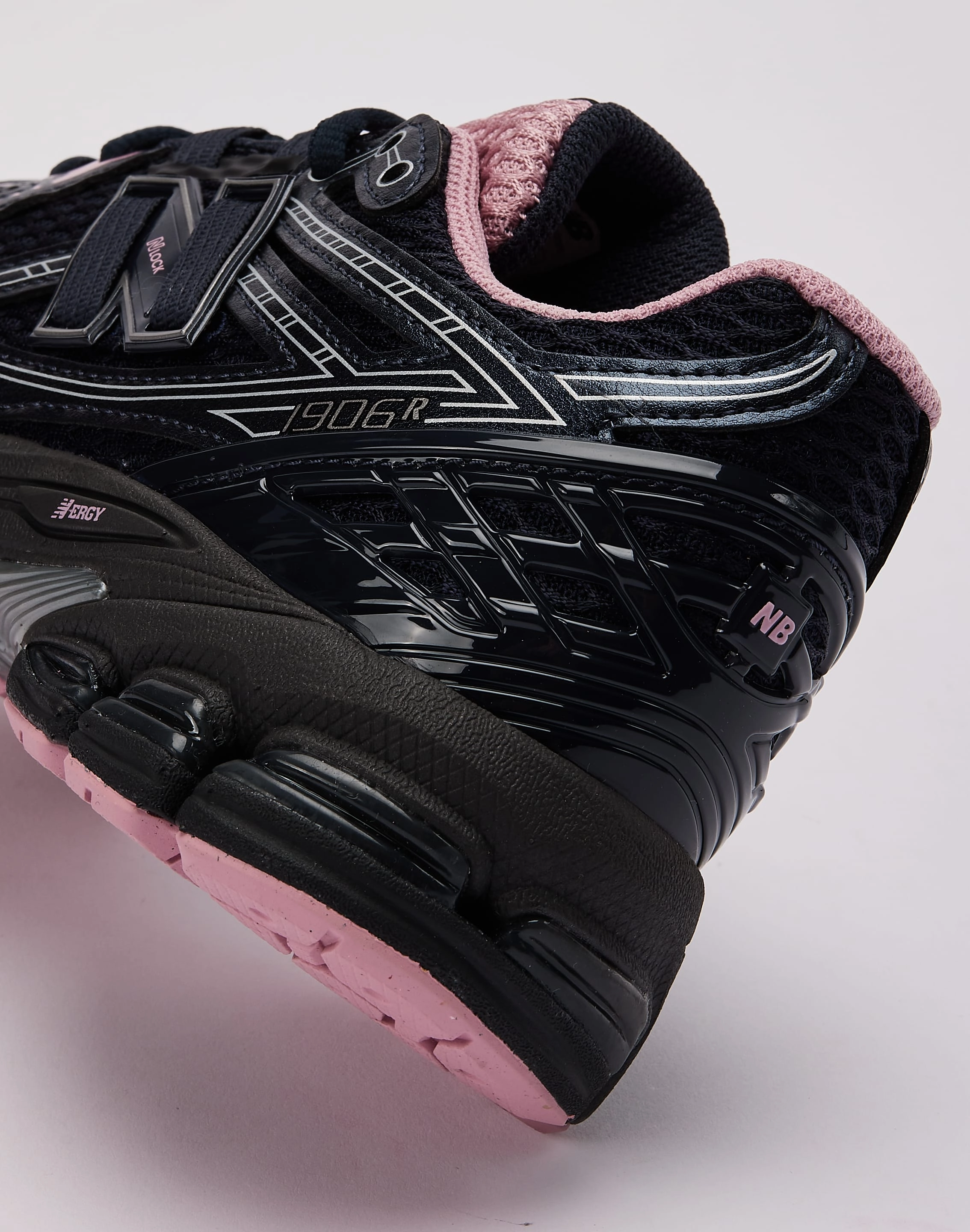 New Balance 1906R Grade-School reflective visibility