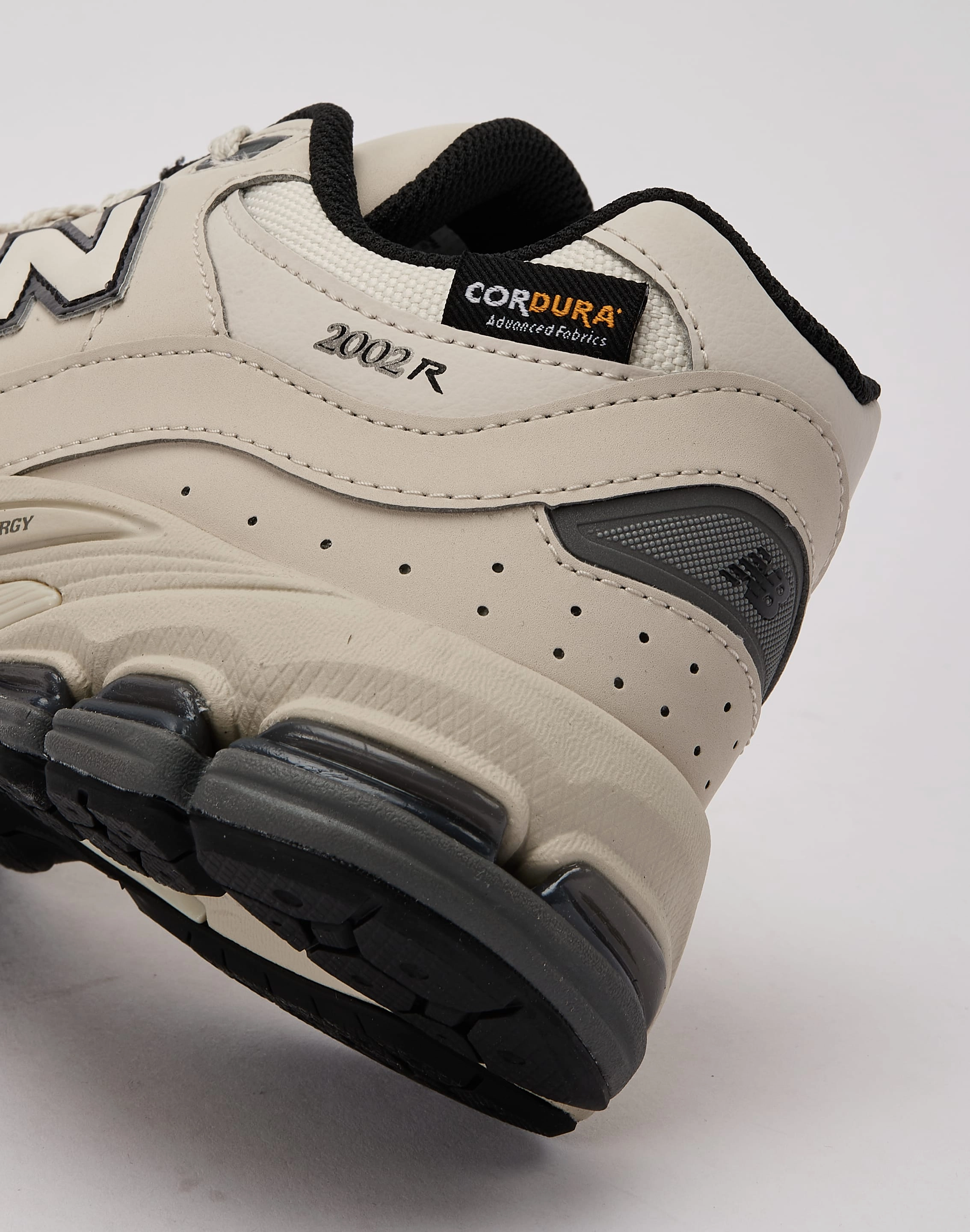 Woven Upper Comfortable ankle New Balance 2002R Grade-School