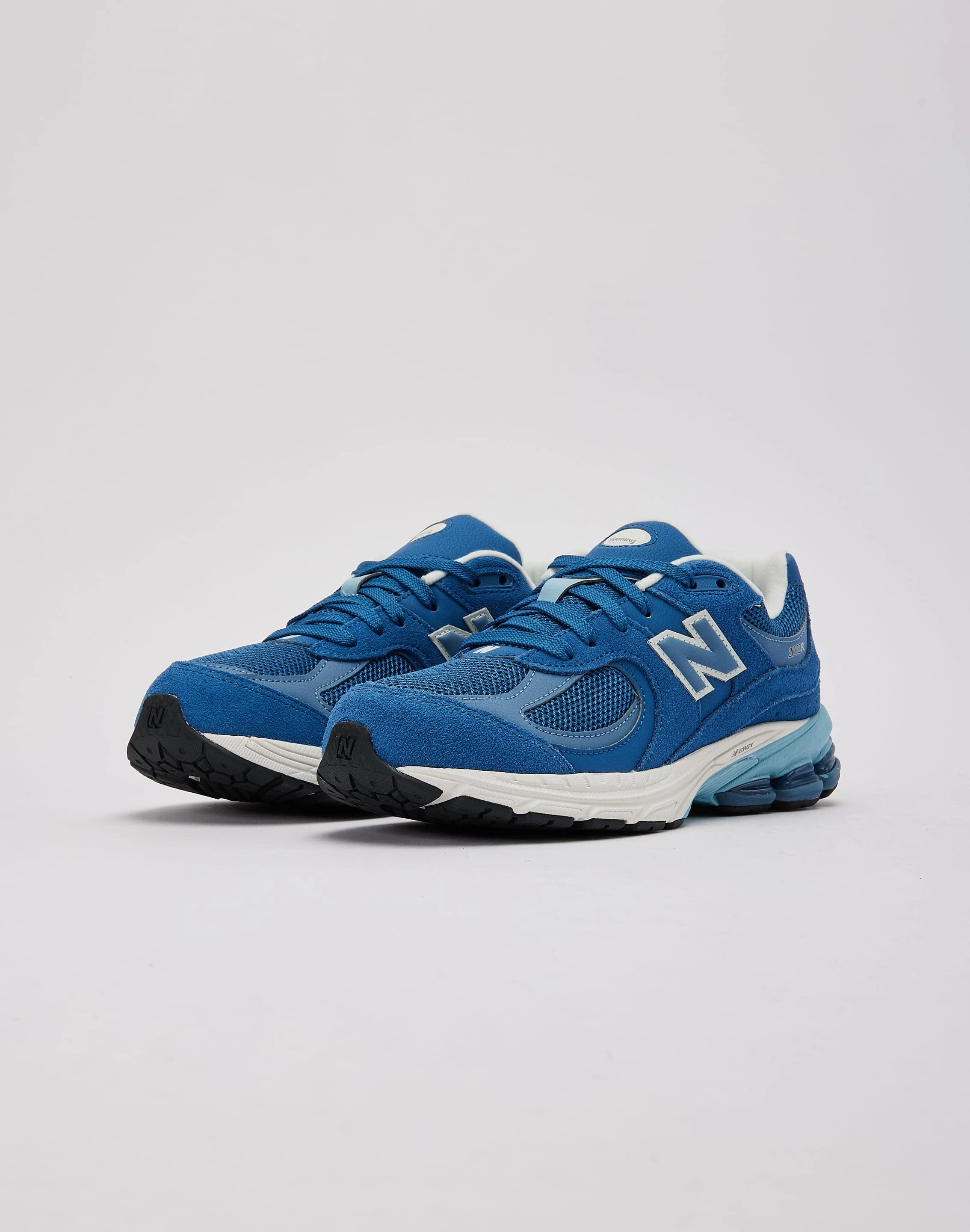 walking shoes road race New Balance 2002R Grade-School