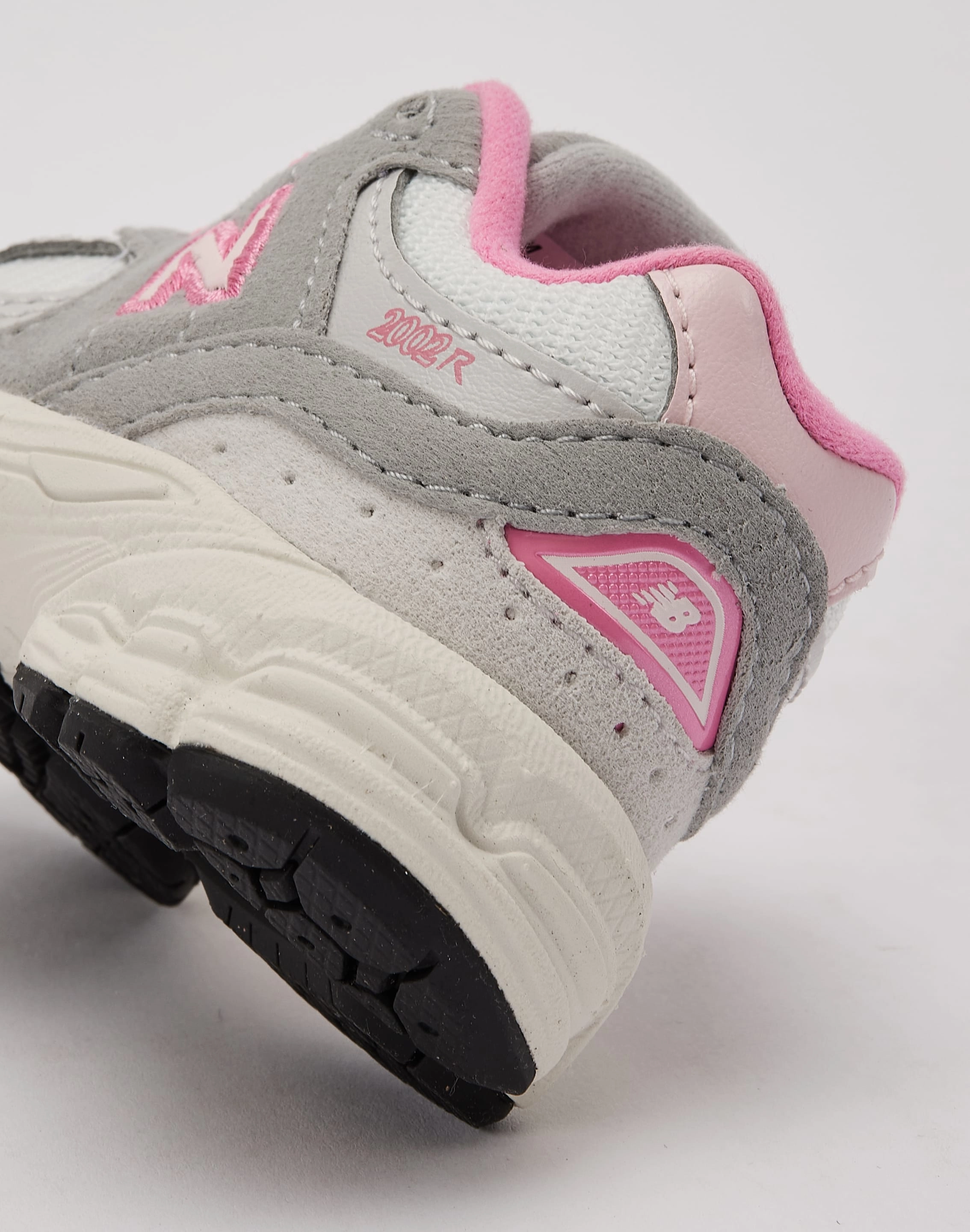 Stretch upper Foot Recovery New Balance 2002R Toddler