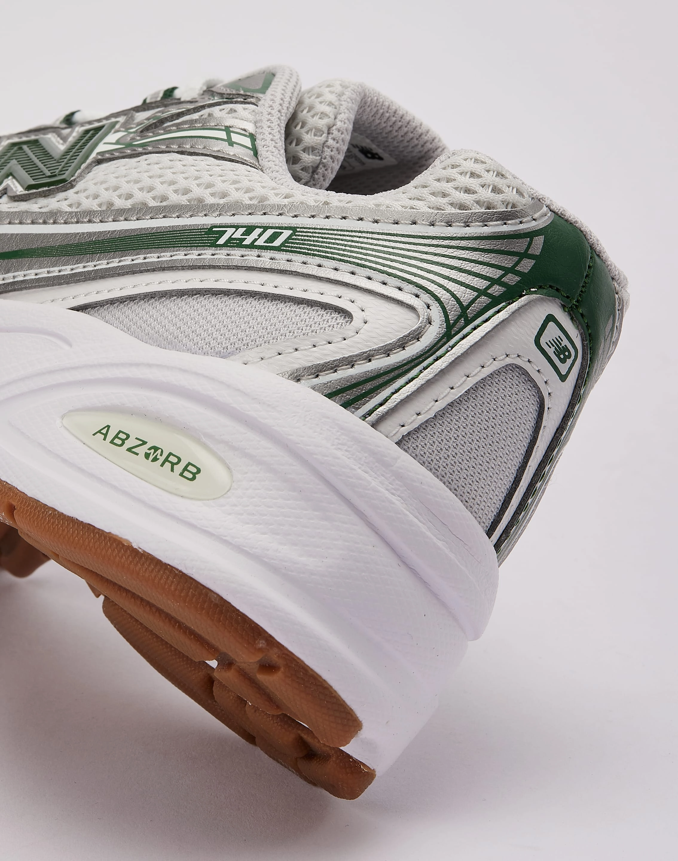 running with knee braces New Balance 740 Grade-School