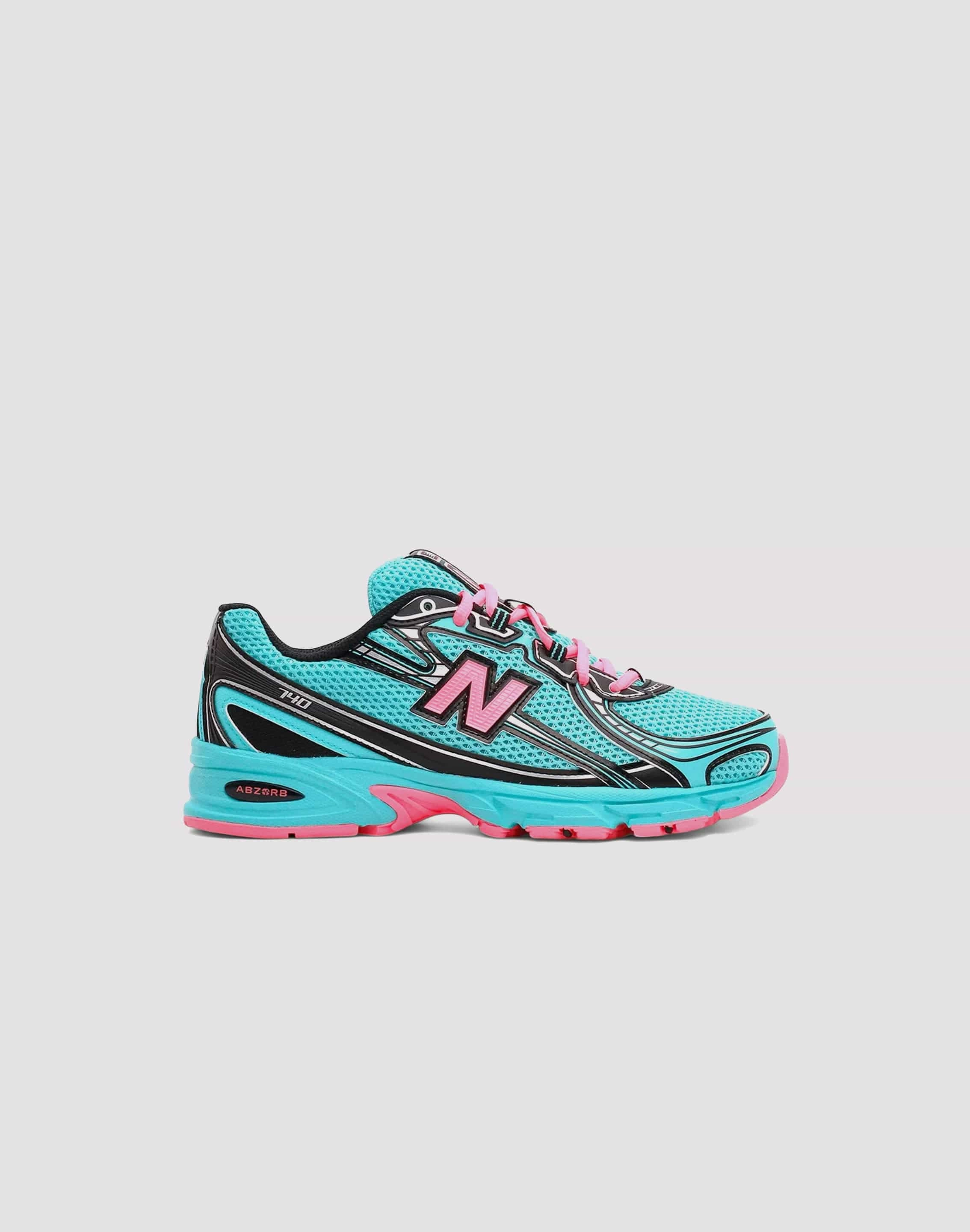 Stylish Look Thermoregulation Tech New Balance 740 Grade-School