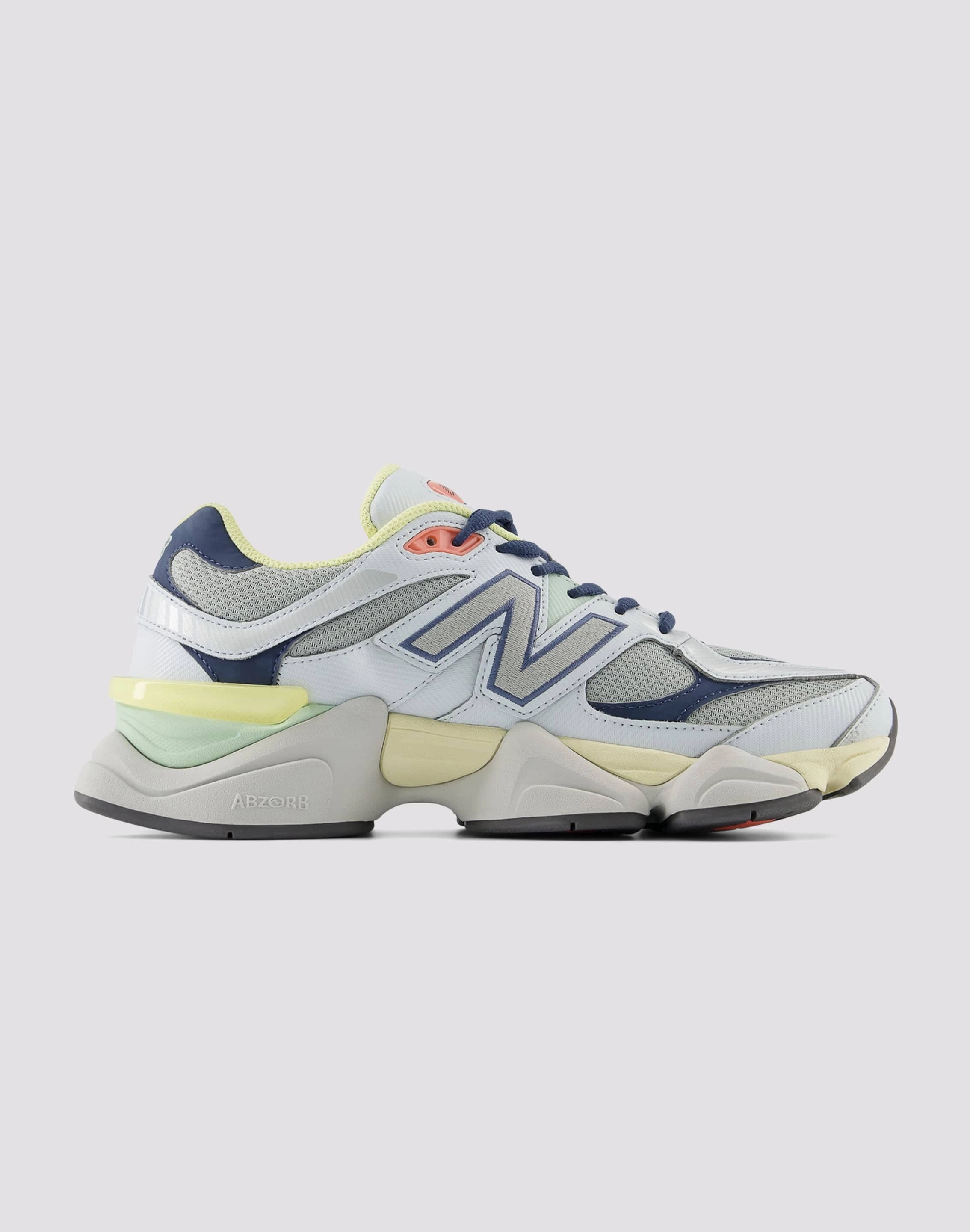 padded interior shoes New Balance 9060 Grade-School