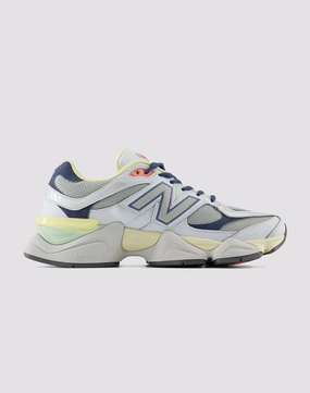 padded interior shoes New Balance 9060 Grade-School