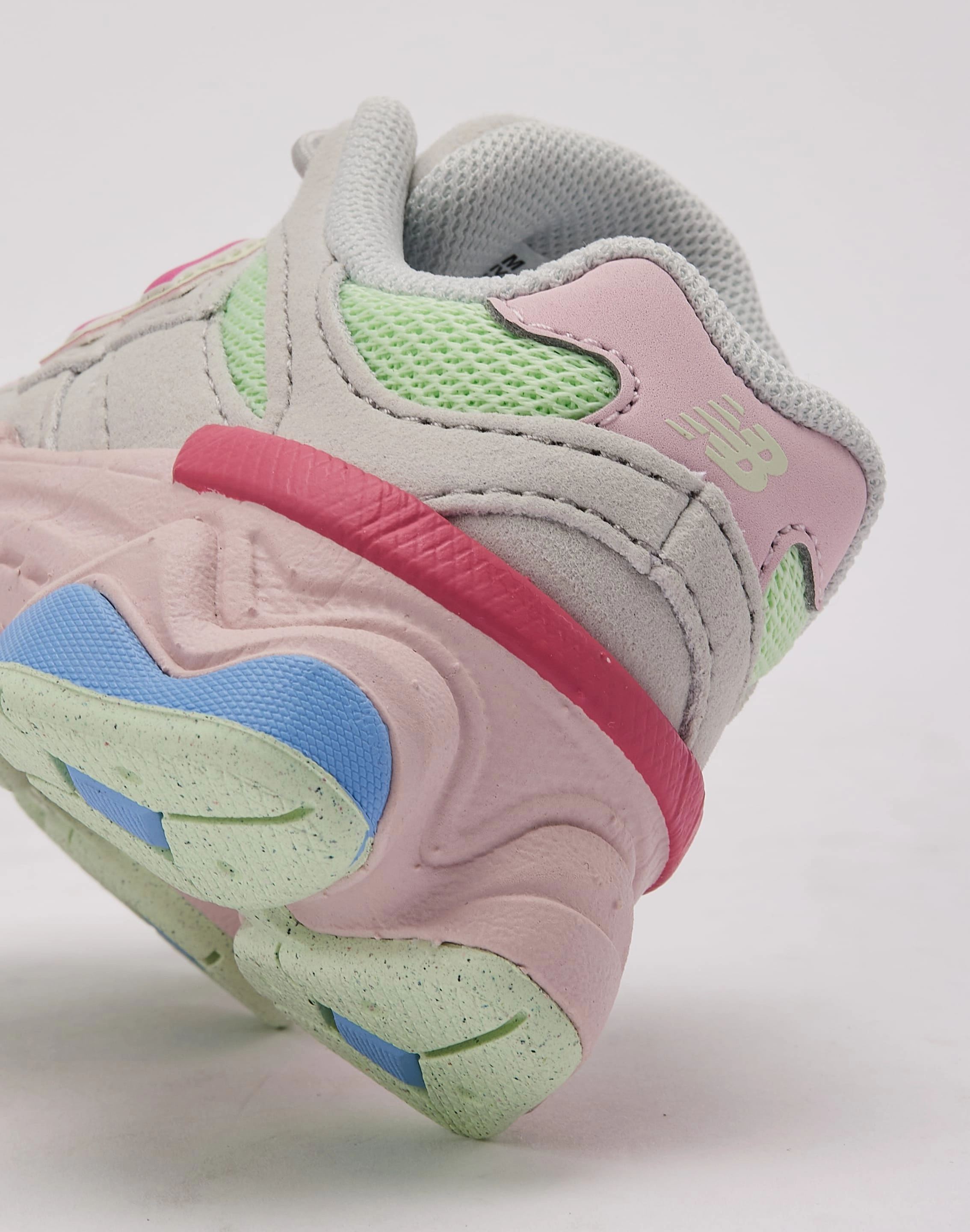 expert running shoes Reaction - time - improving New Balance 9060 Toddler