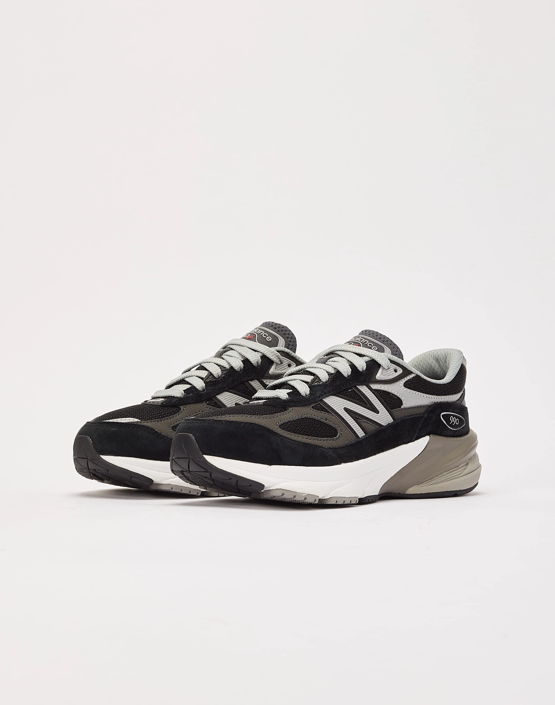 New Balance 990v6 Grade-School group running shoe function