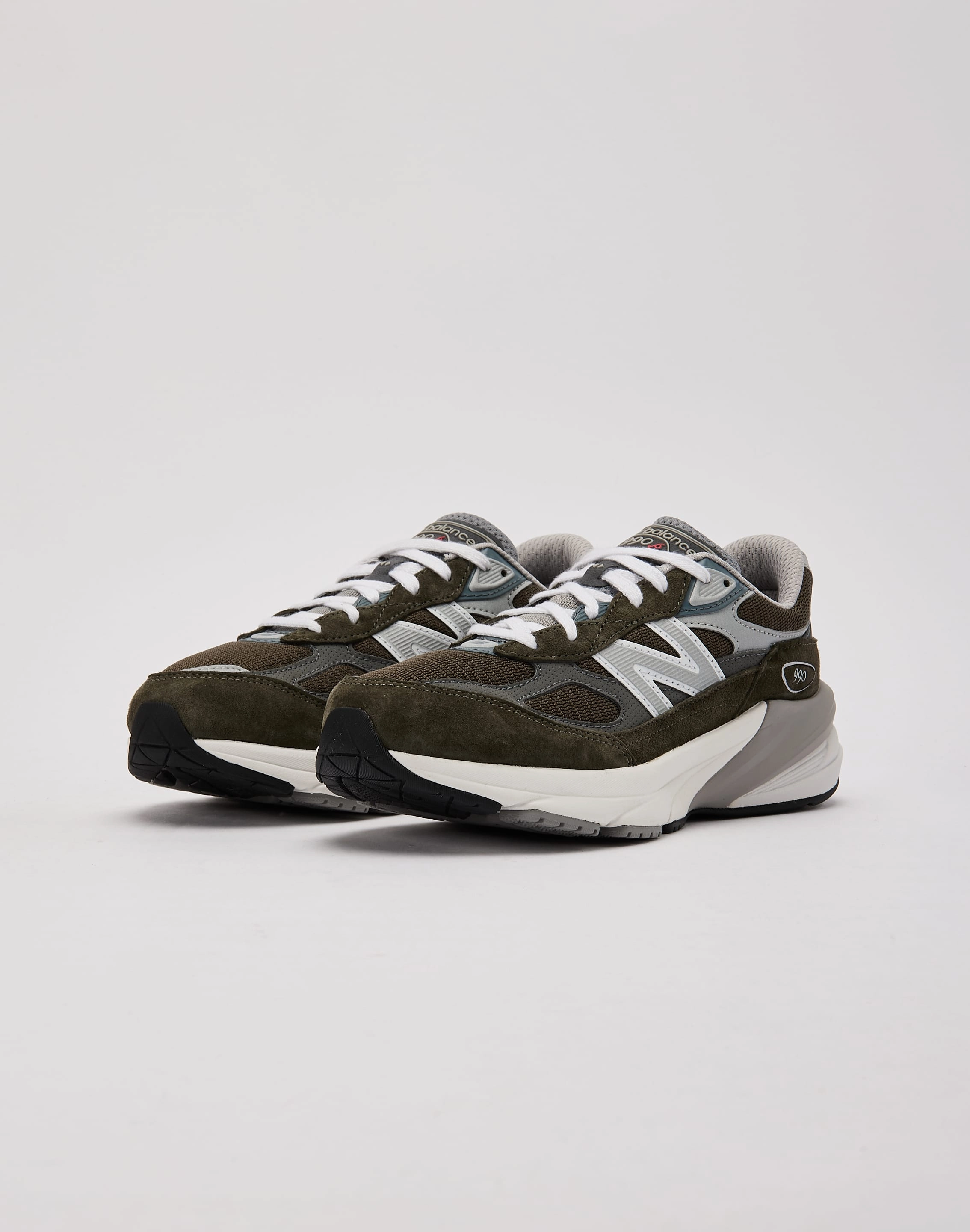 Neutral Ride New Balance 990v6 Grade-School