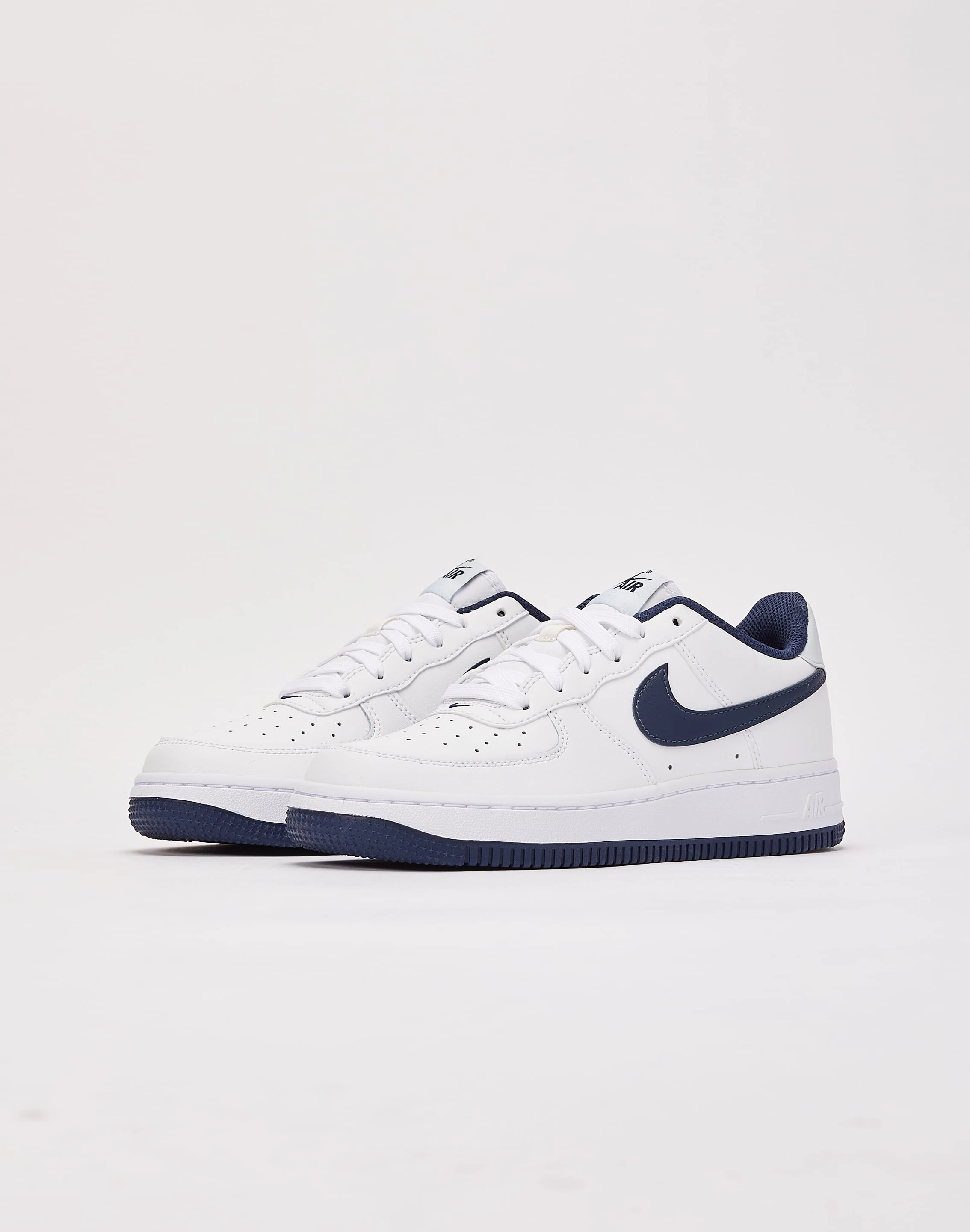 Non Restrictive Fit Nike Air Force 1 Low Grade-School