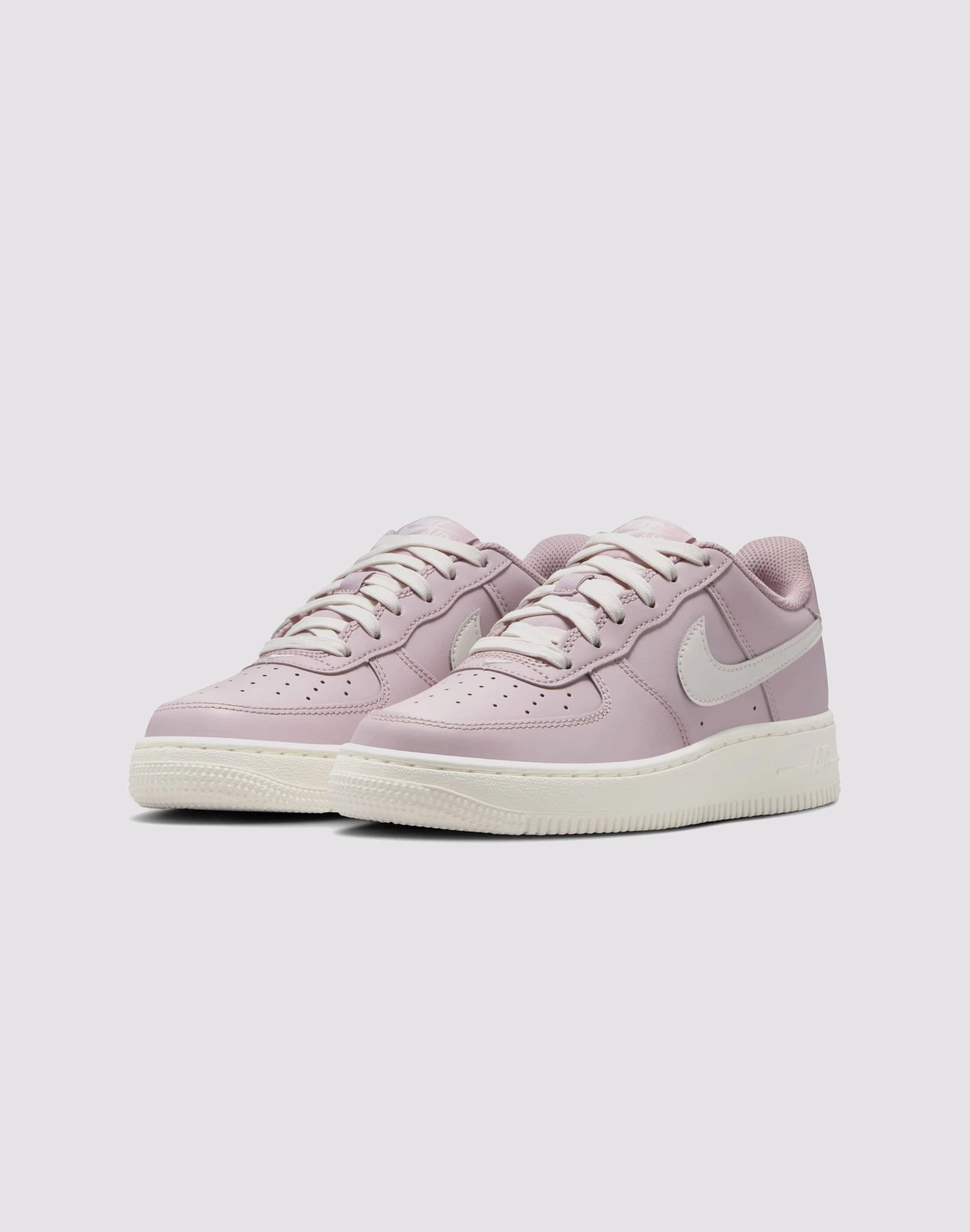 Nike Air Force 1 Low Grade-School Non Restrictive Fit DoubleStitchedSeam