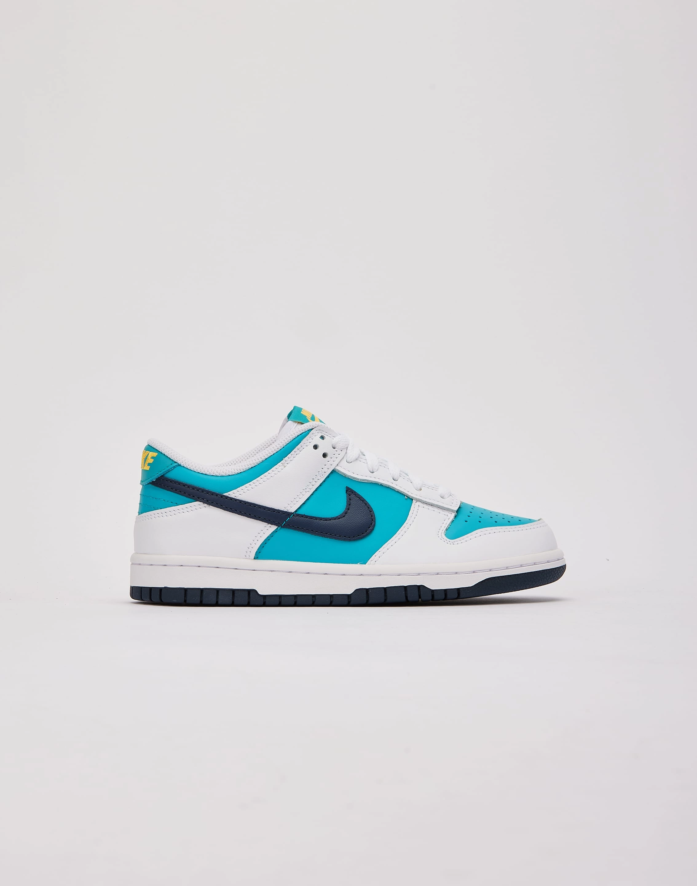 Reinforced heel Nike Dunk Low Grade-School