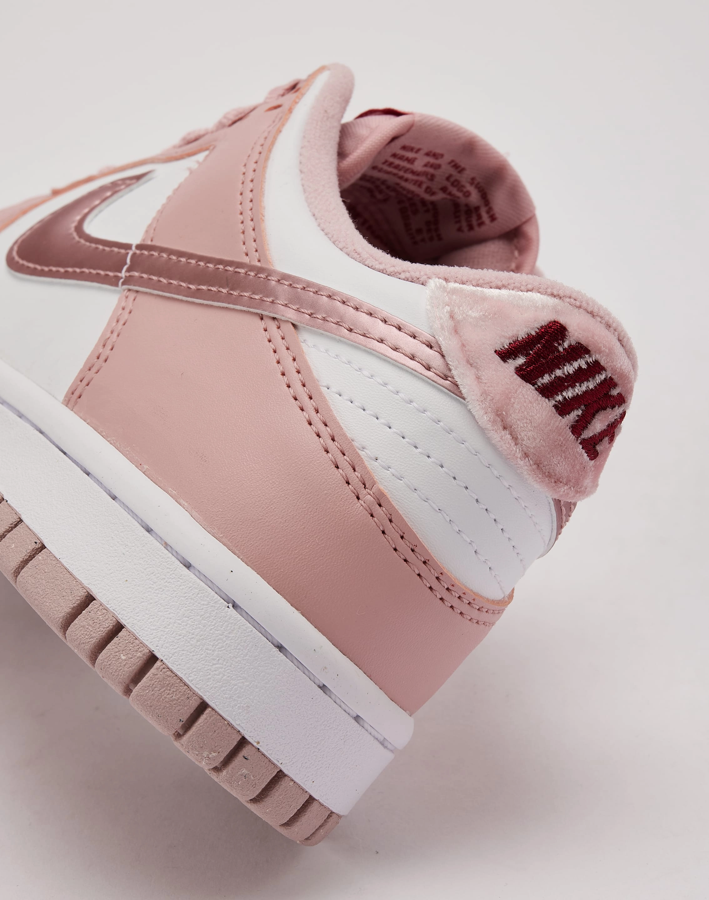 Nike Dunk Low Grade-School Odor Control Technology Durable Outsole