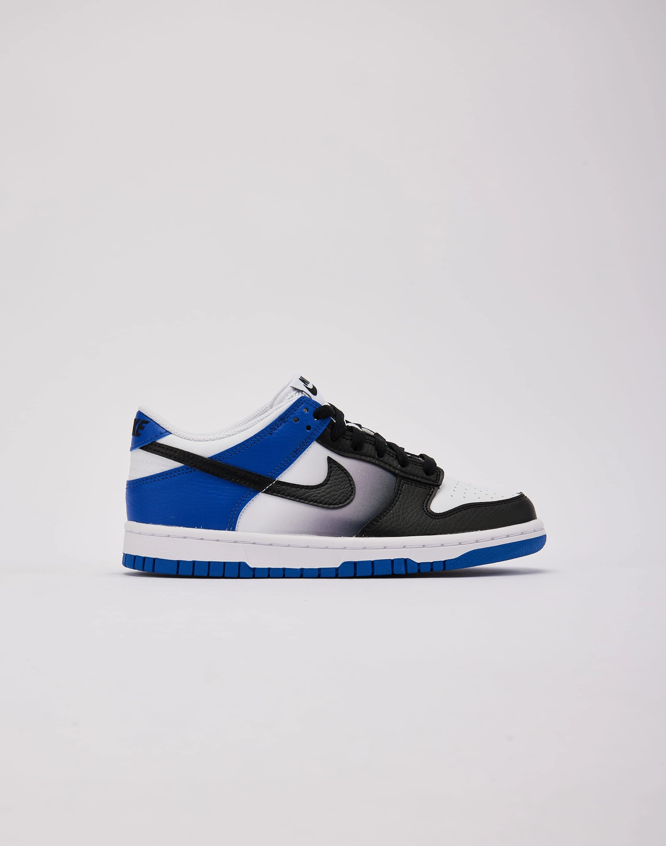 Nike Dunk Low Grade-School Flexible sole construction Stretchable Upper
