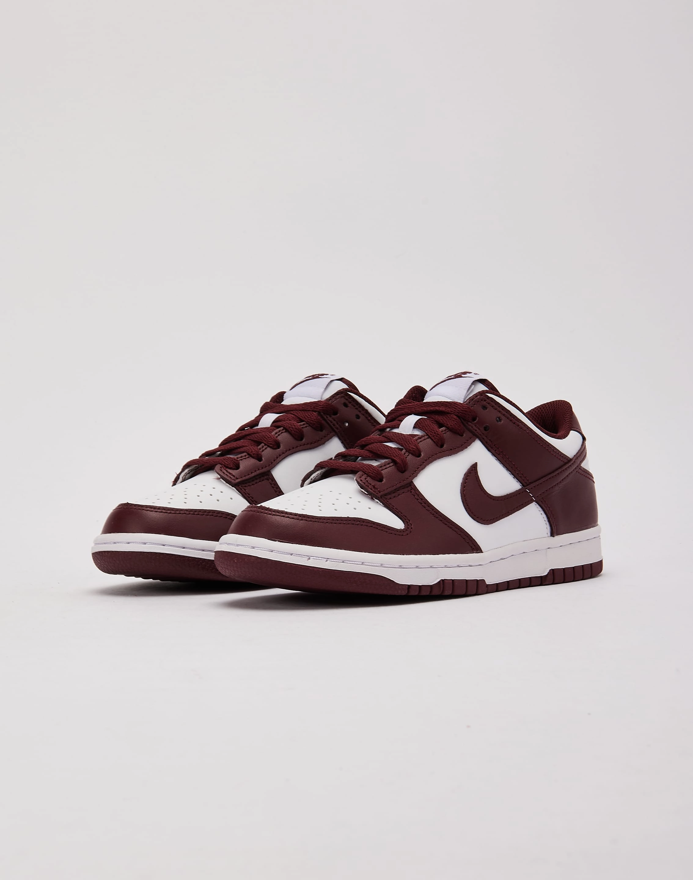 Stretchable Material Nike Dunk Low Grade-School