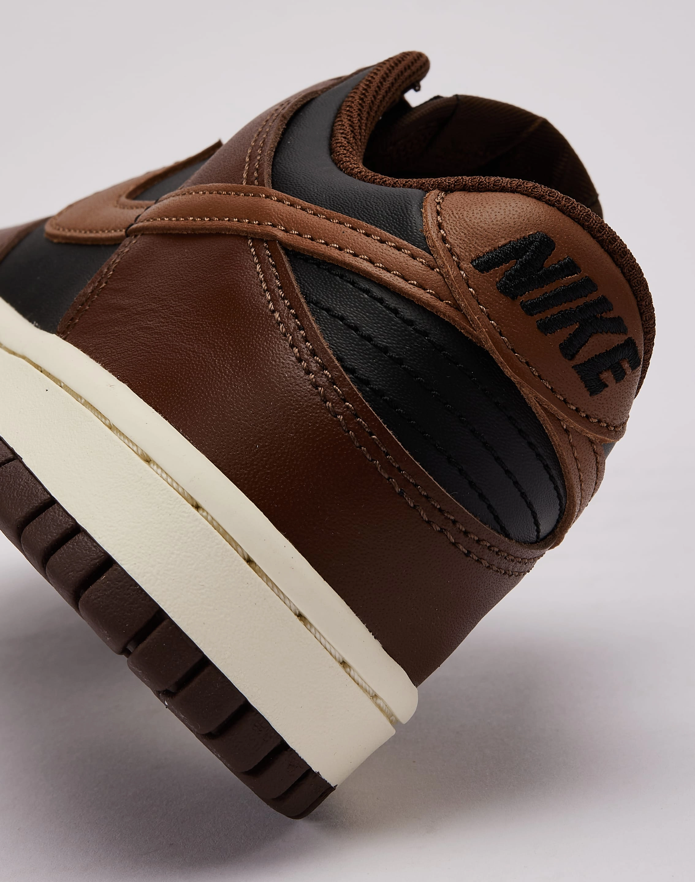 Nike Dunk Low Grade-School HandStitchedEdge Comfortable Design