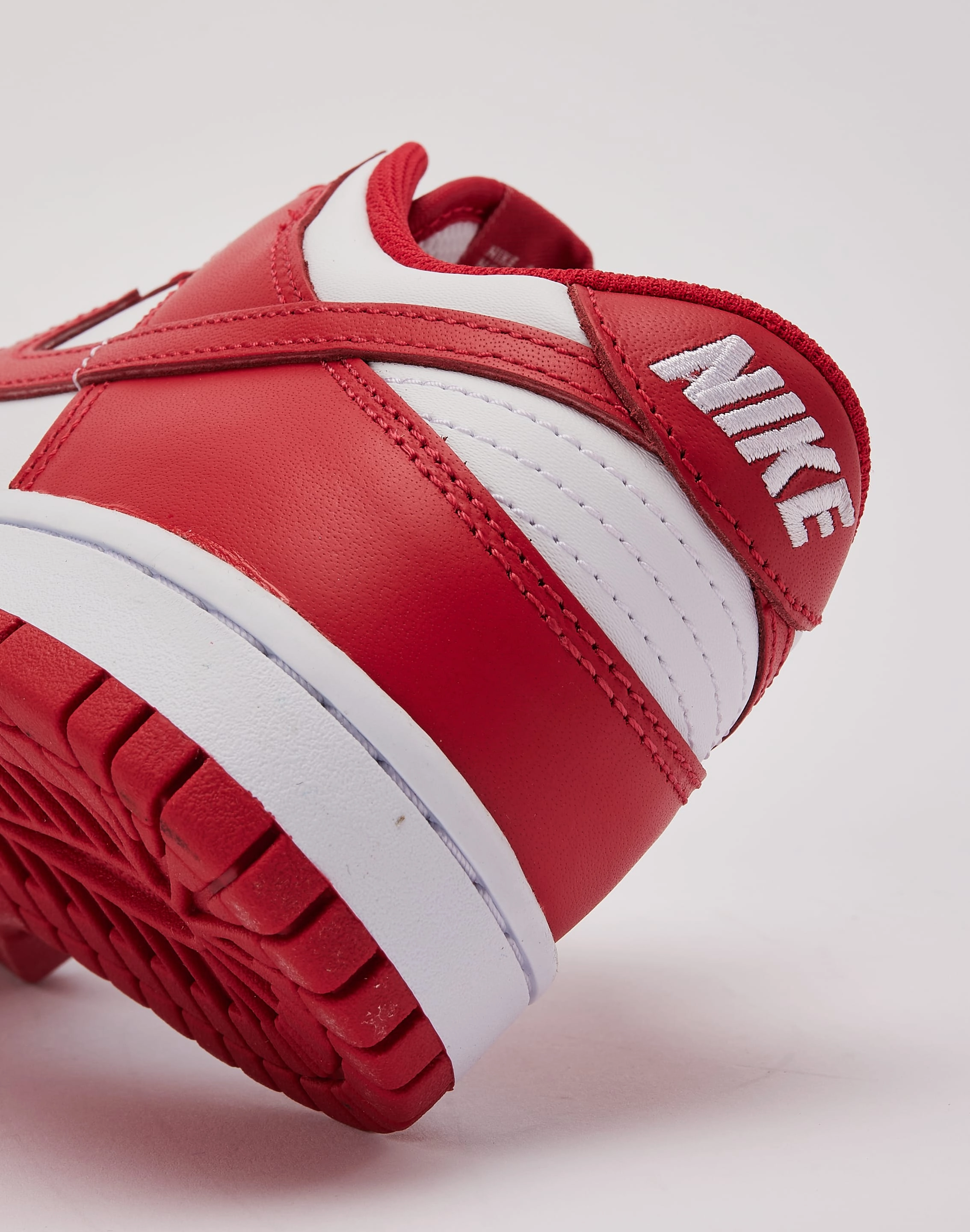 Nike Dunk Low Grade-School Abrasion Resistant Material Non Slip Sole