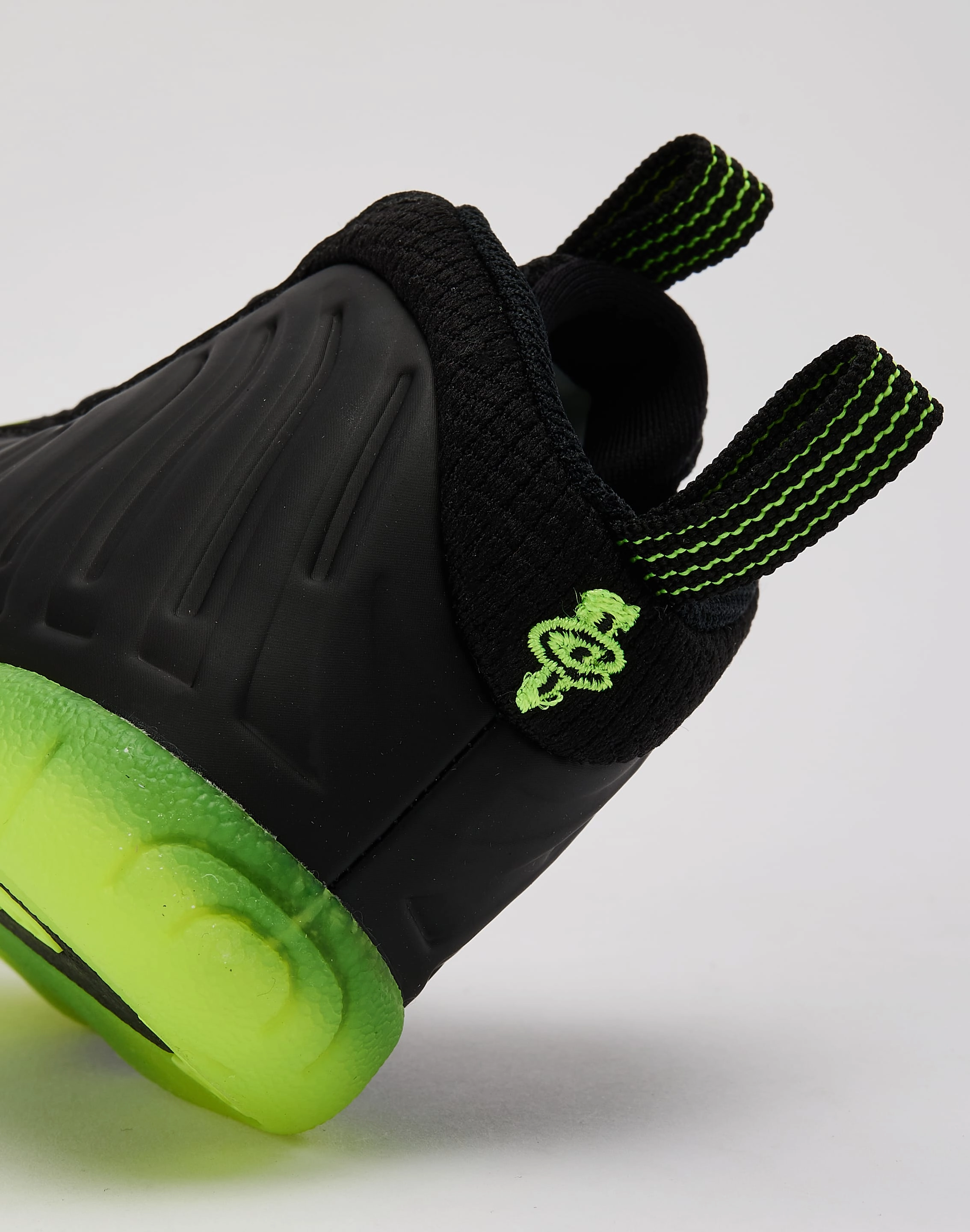 Multidirectional Tread Energy Return Cushioning Nike Little Posite One 'Black Volt' Toddler