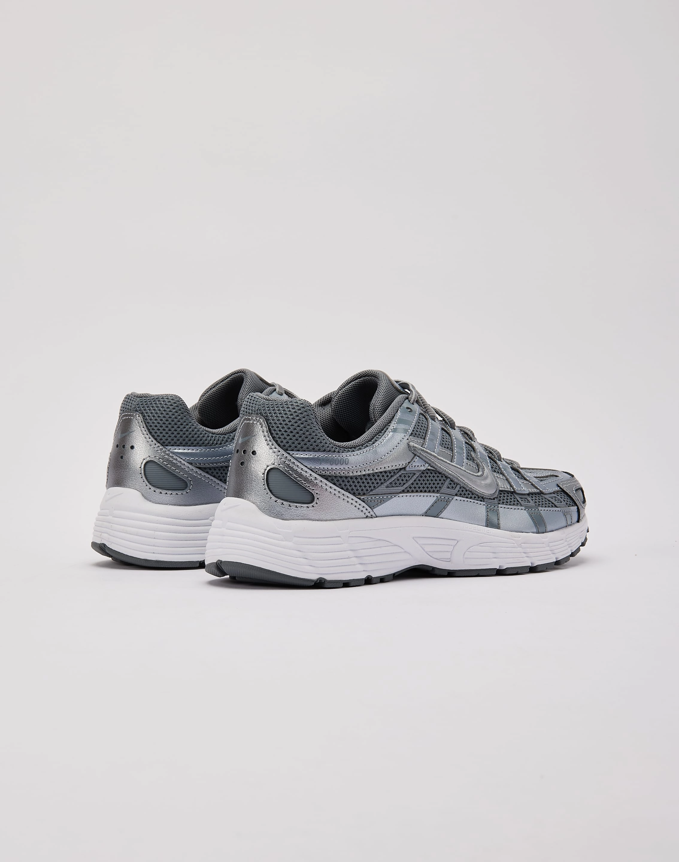 Nike P-6000 Grade-School Travel Essential Customizable Fit Options