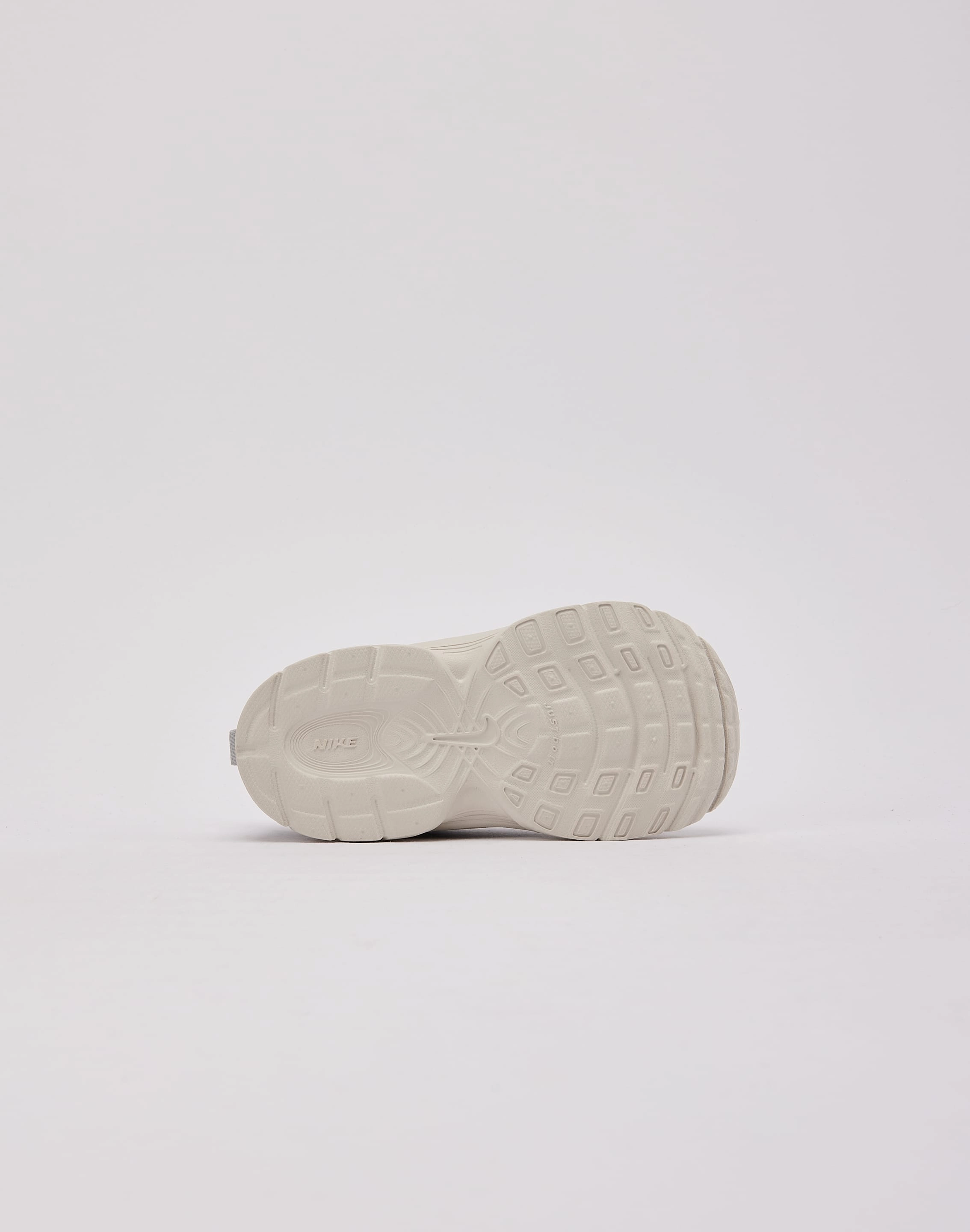 Nike V5 RNR Toddler Ventilation Port Design Fast Motion