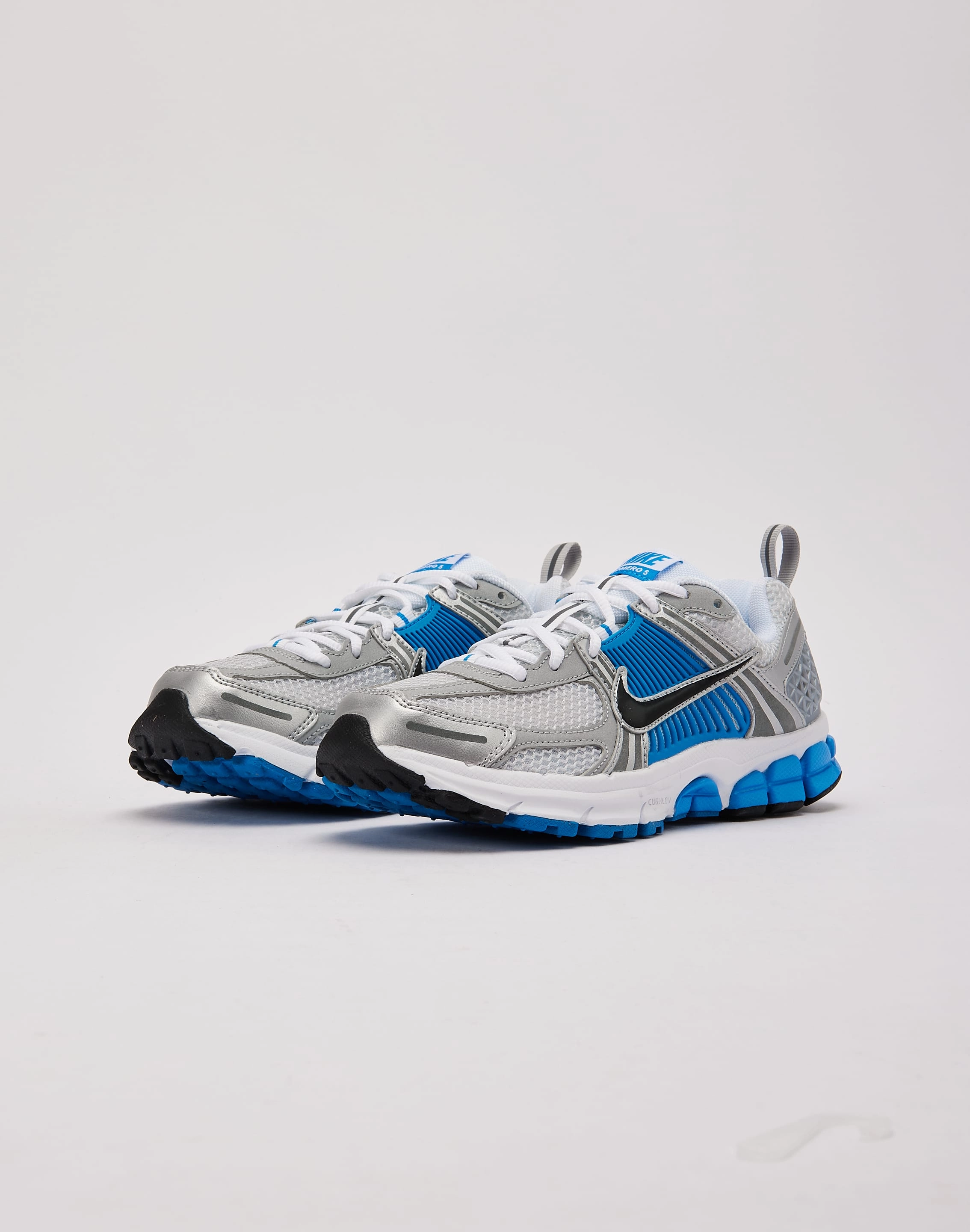 Nike Zoom Vomero 5 Grade-School Flexible Outsole Construction Short distance running