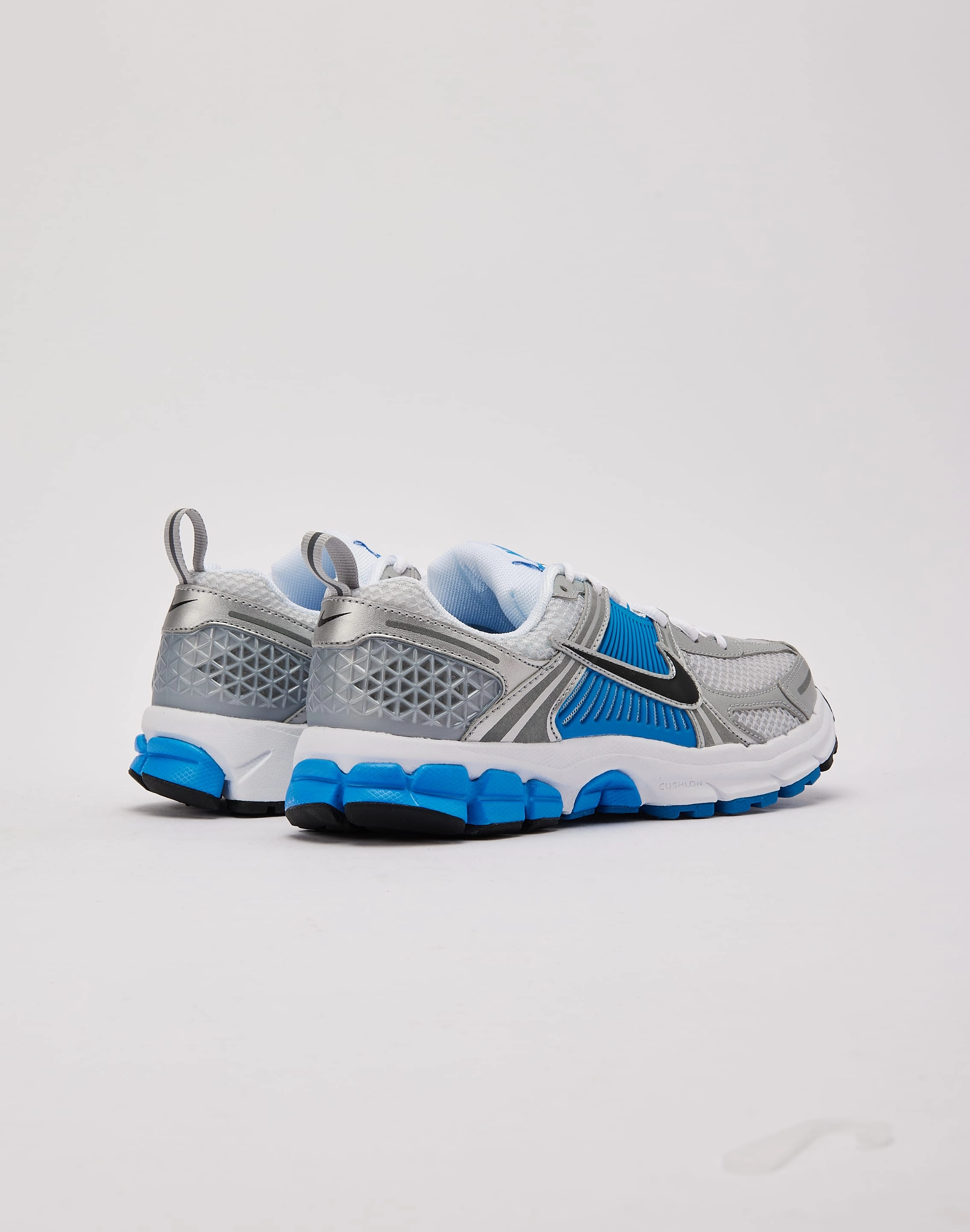 Nike Zoom Vomero 5 Grade-School Dynamic Rolling Motion team shoes