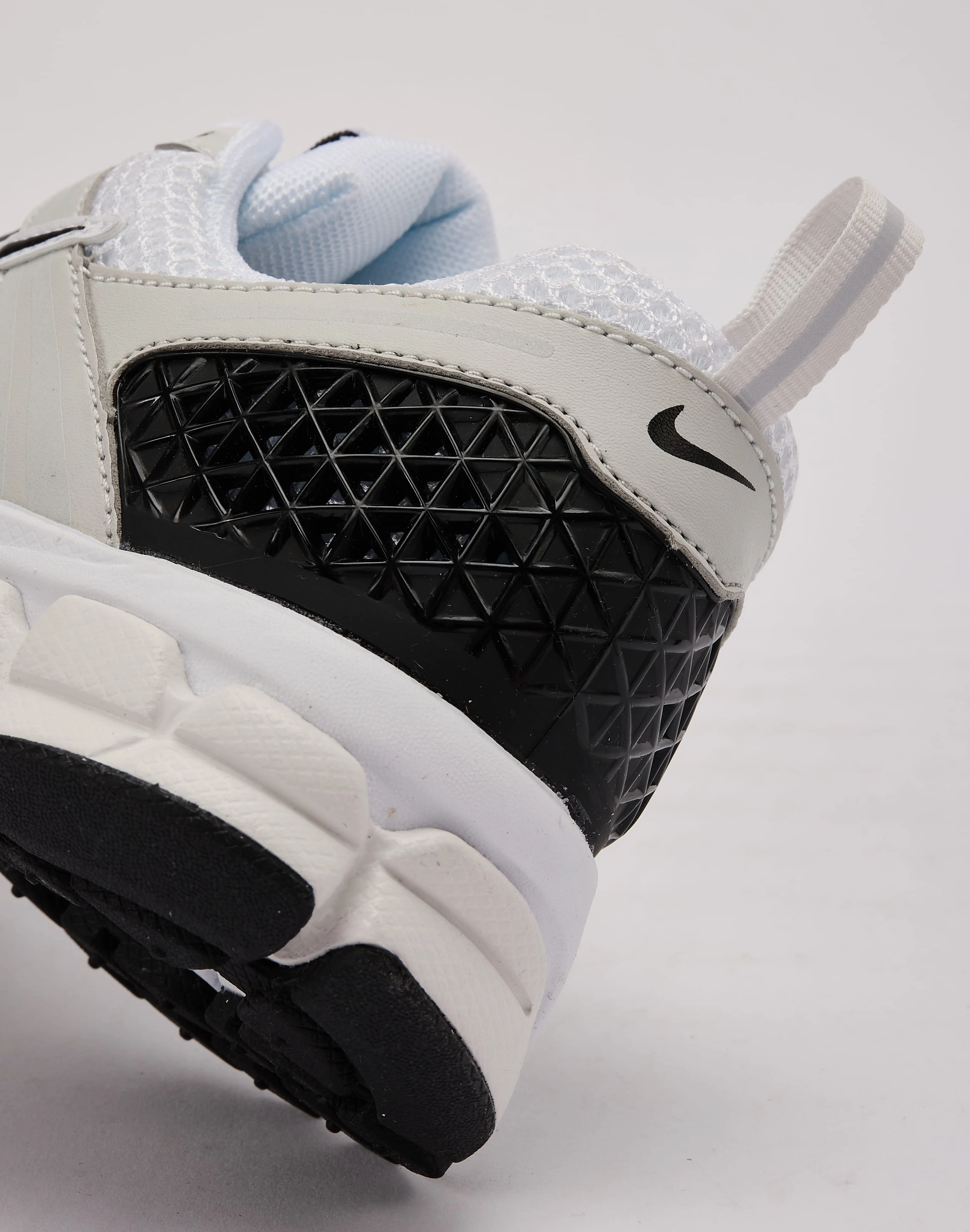 Nike Zoom Vomero 5 Grade-School running for competition shoes