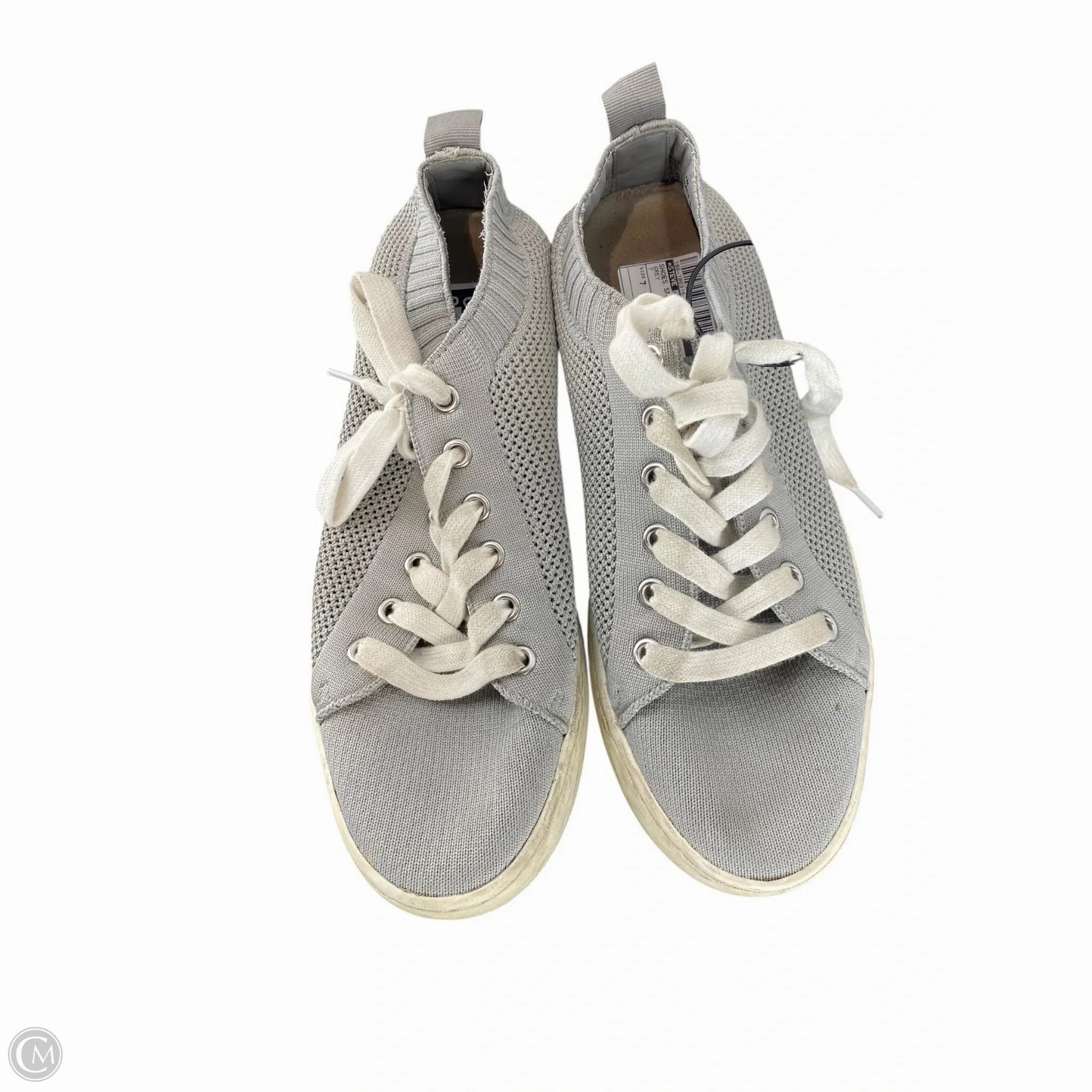 Grip Flow Shoes Sneakers By Steve Madden In Grey, Size: 7