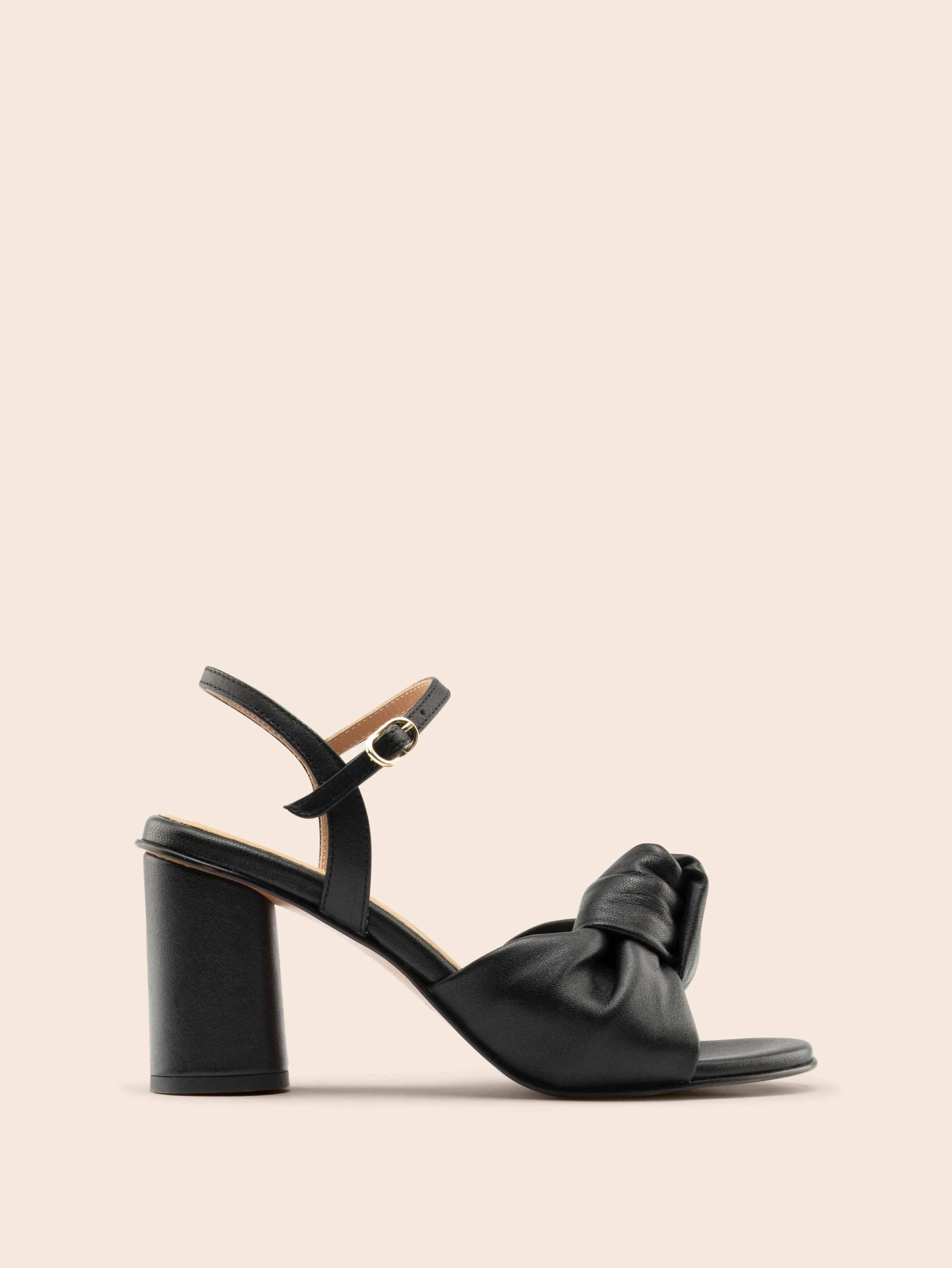 Point Toe Noto Black Heel