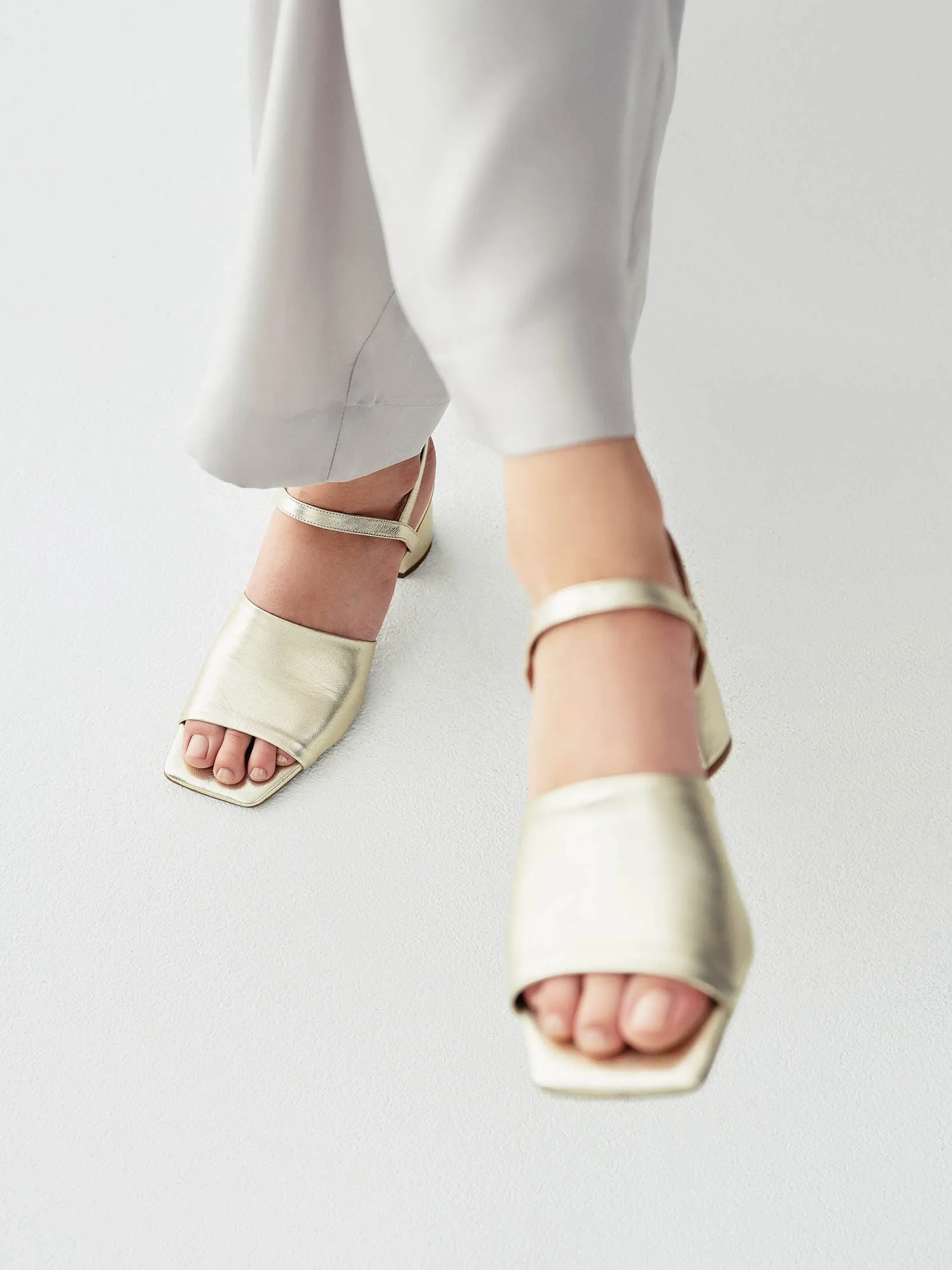 Romantic Spark Oliva Gold Heel