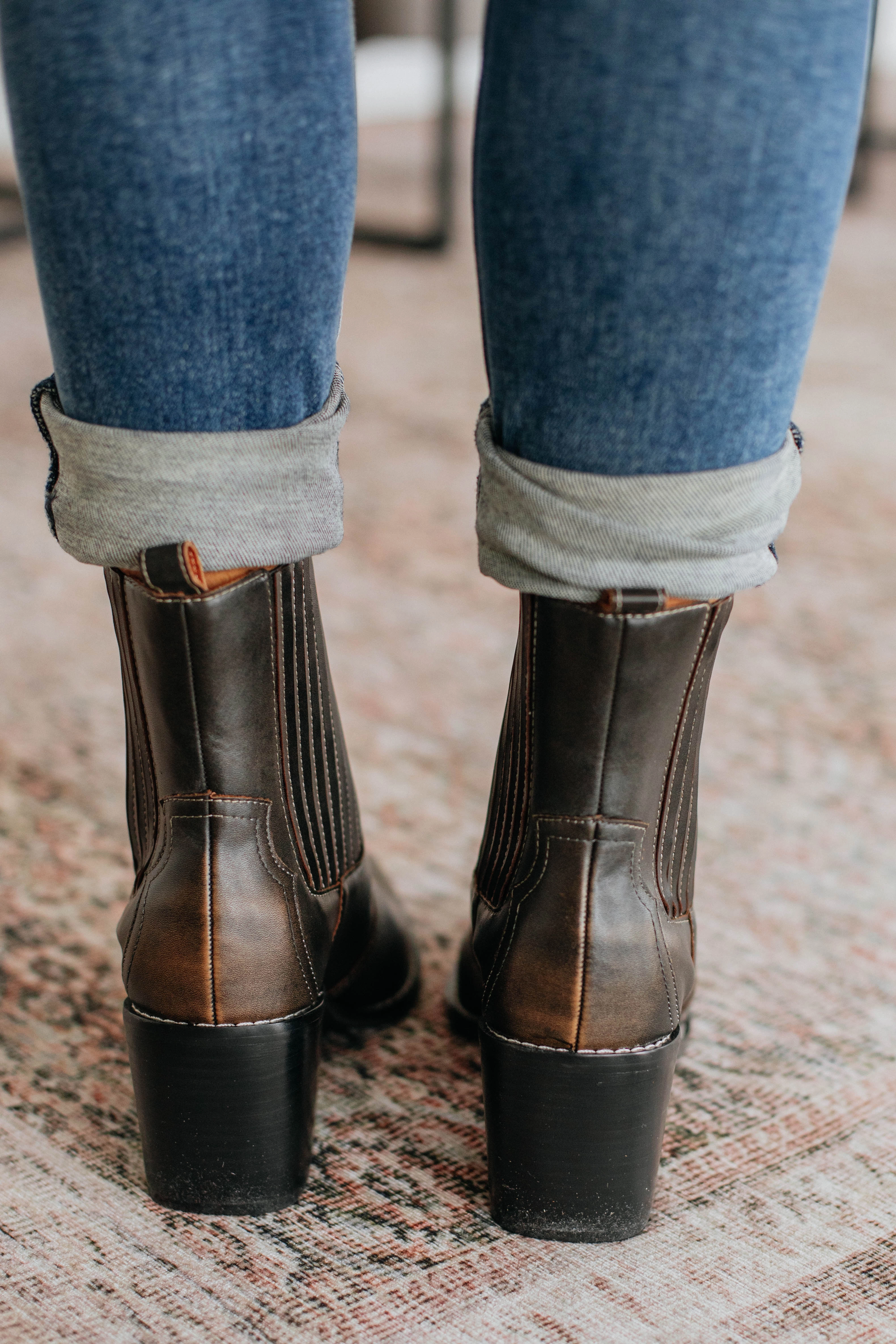 Seamless Fit Outdoor Explorers Year Trust On My Best Behavior Boots - Coffee