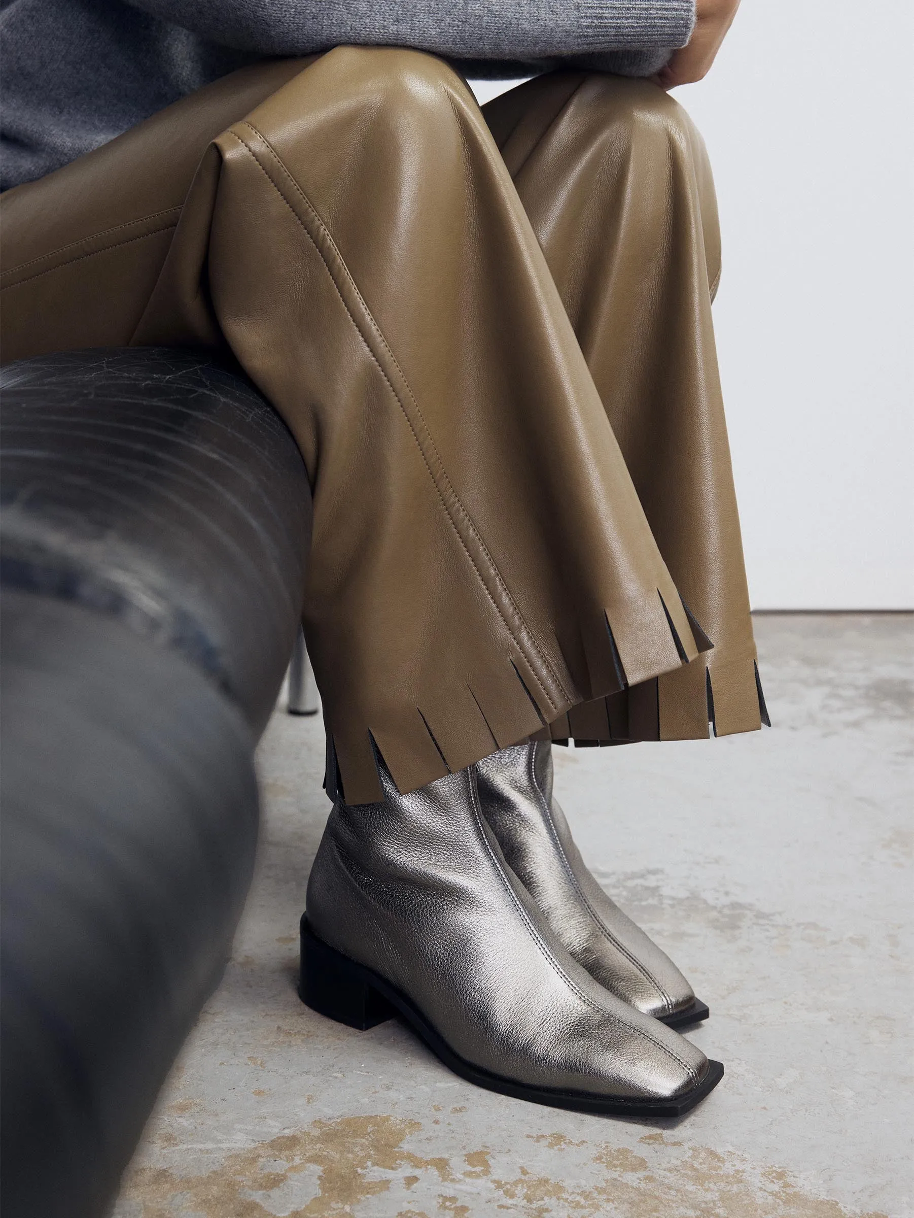 Winter Footwear Grippy Outsole Trail Exploration Palma Silver Boot