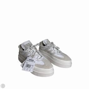 Gym Shoes Shoes Sneakers By Ivy Park In White, Size: 8