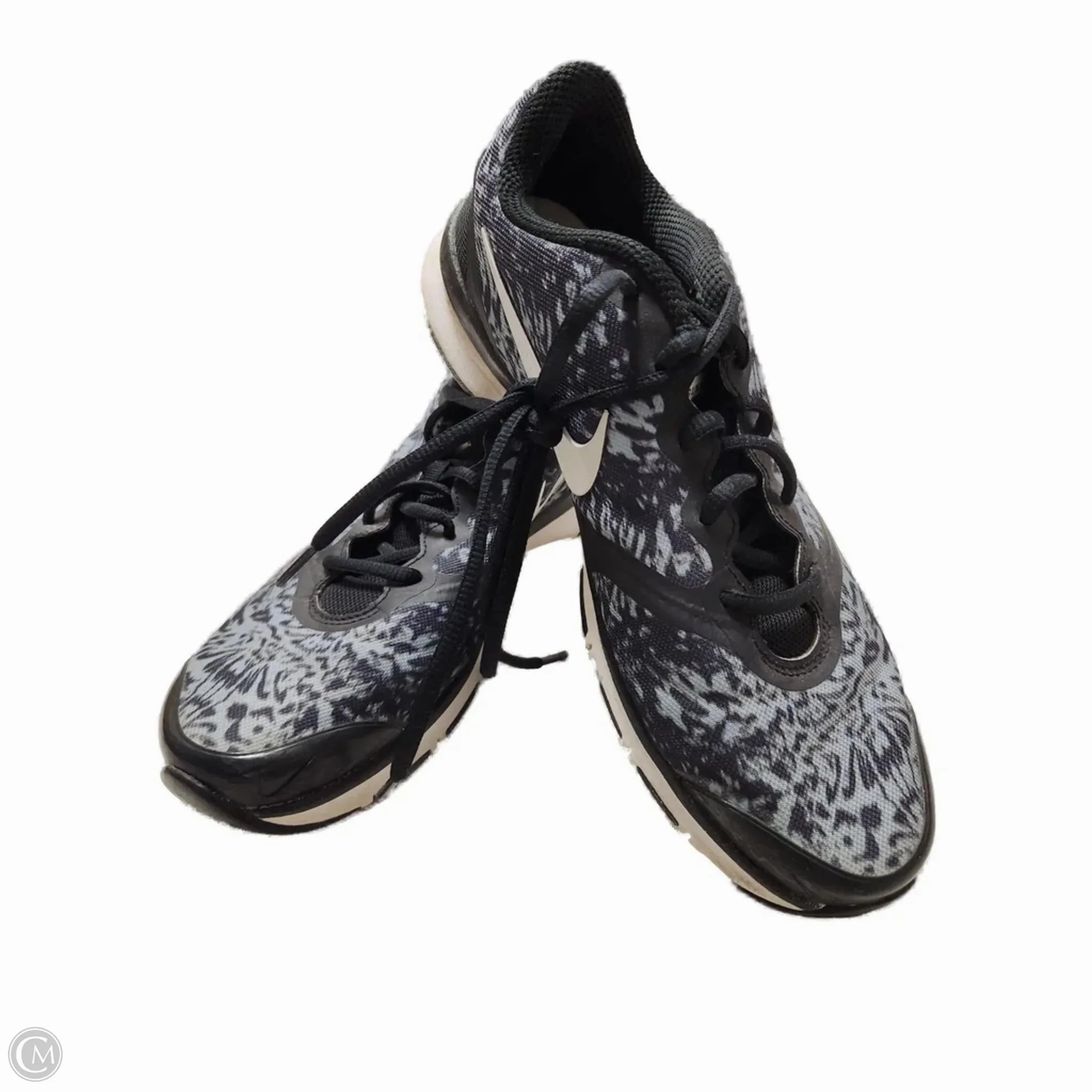 Flexible Traction Shoes Sneakers By Nike In Black & Grey, Size: 8.5
