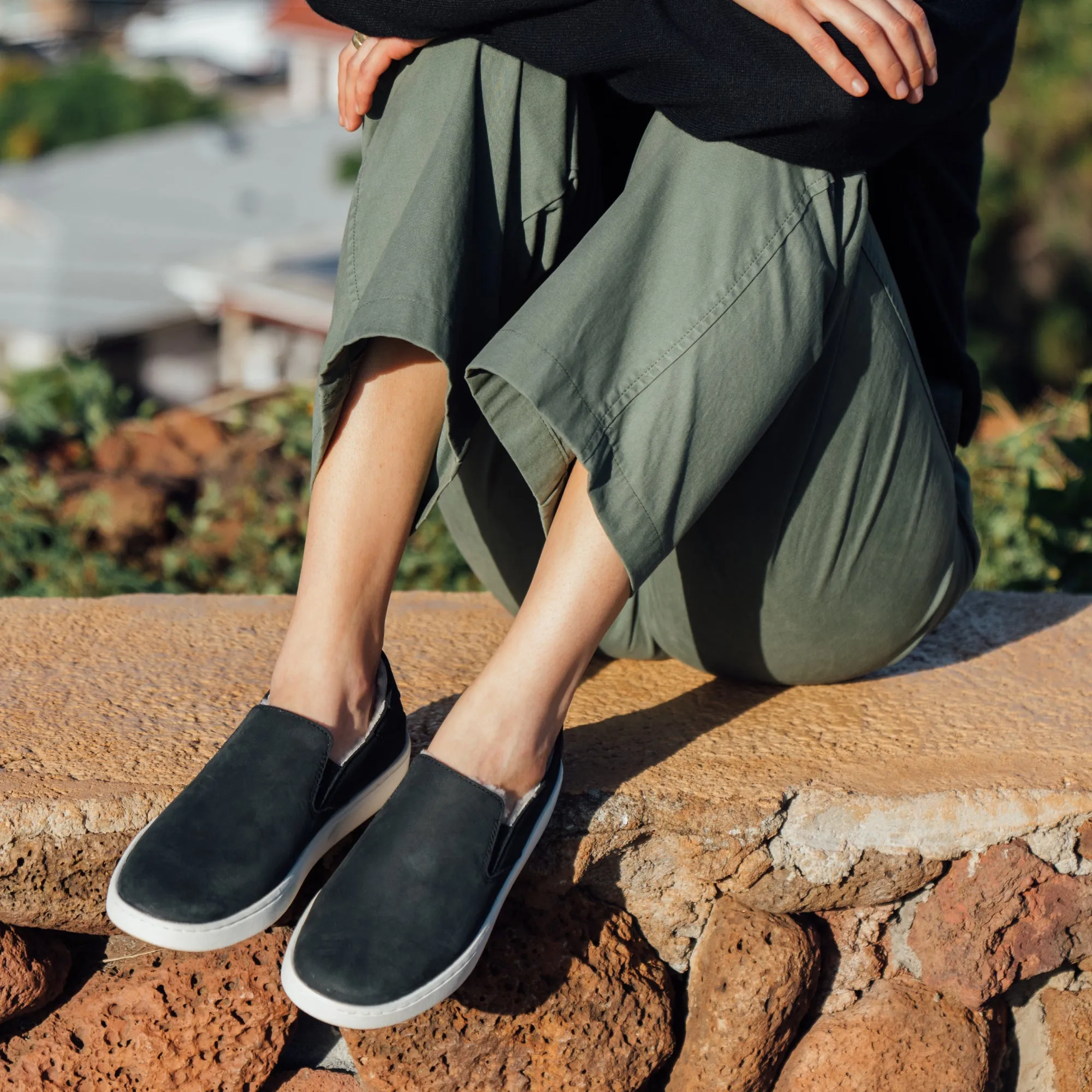 Pehuea Cozy  -  Lava Rock / Lava Rock Runway Glow Marathon Fit