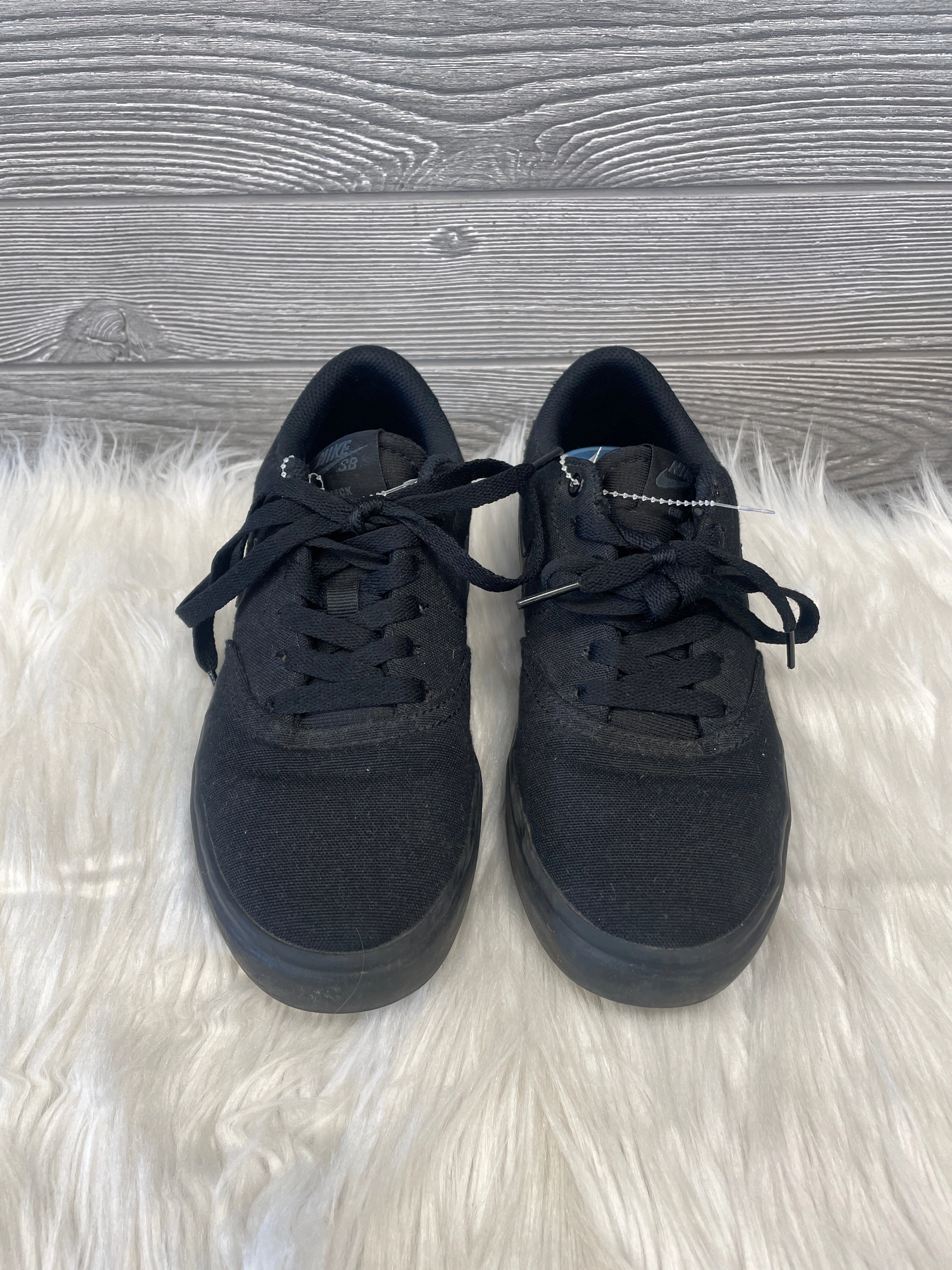 Odor Control Treatment Flexible Shoes Sneakers By Nike In Black, Size: 6.5