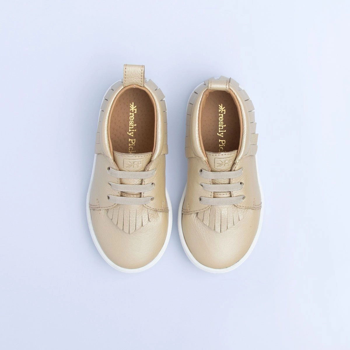 Eco Friendly Construction Retro-inspired cushioning Platinum Sneaker Mocc