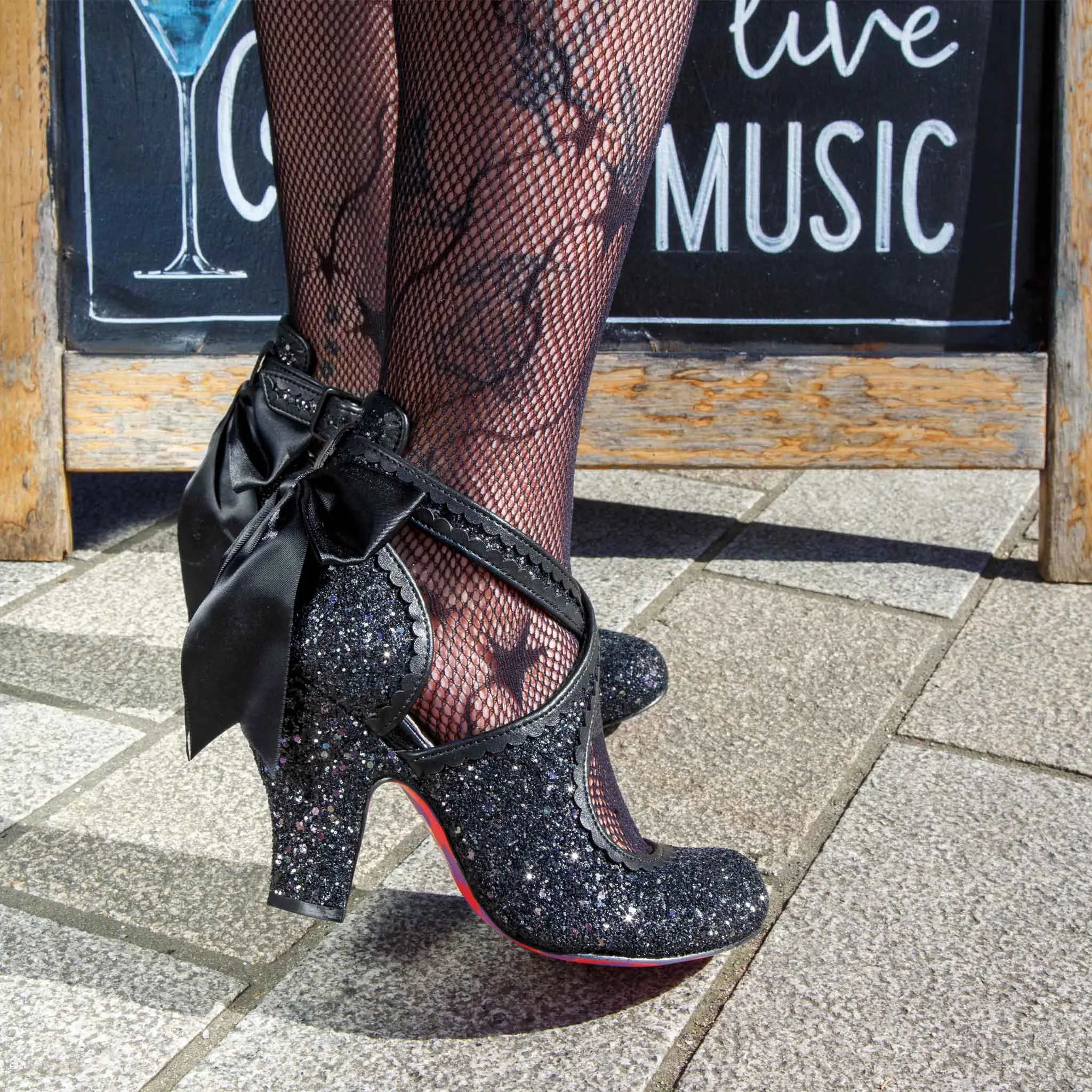 Stylish Step Pomp It Up