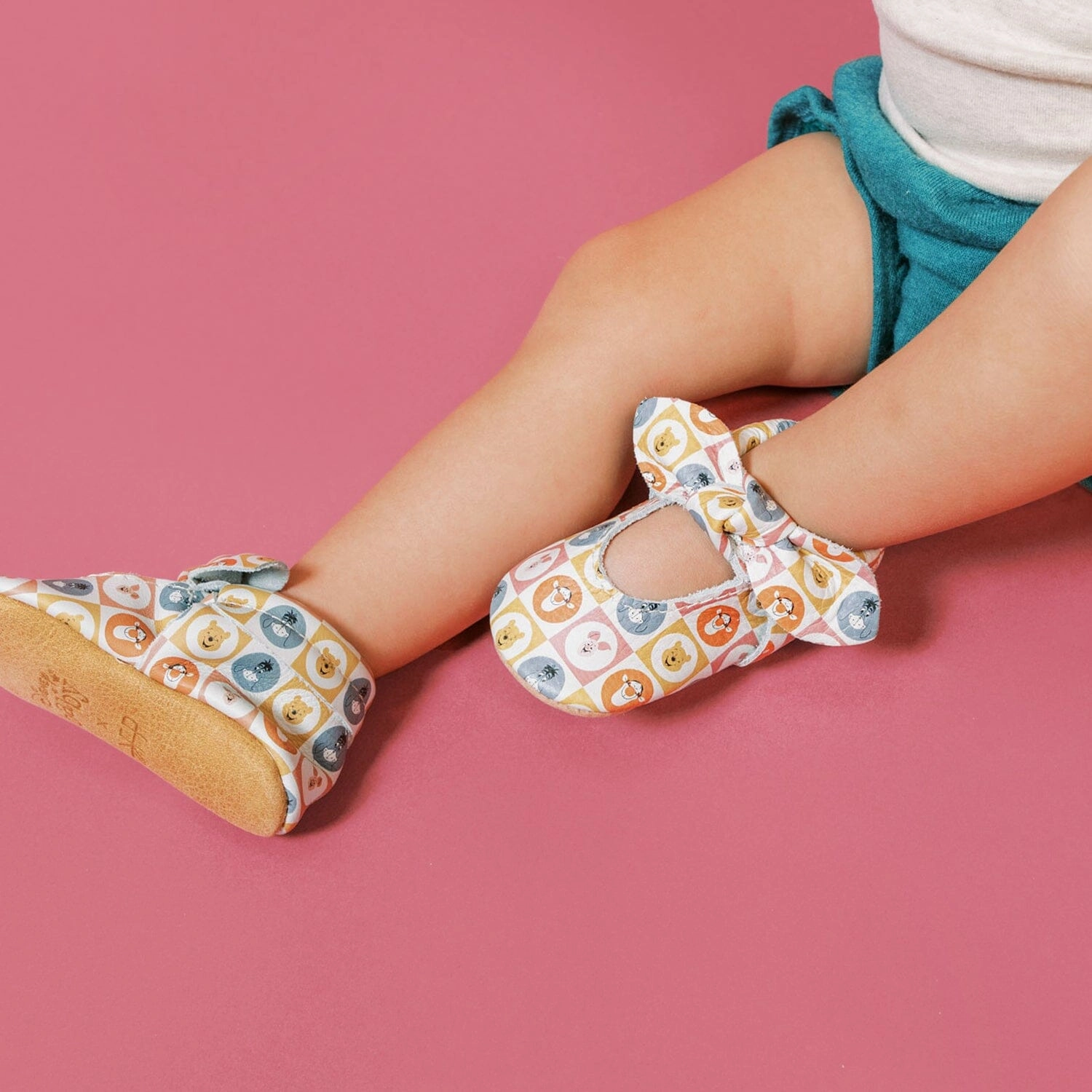 Impact Resistant Toe Pooh & Friends Knotted Bow Baby Shoe