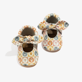 Slip On Design Thermoregulating Pooh & Friends Knotted Bow Baby Shoe