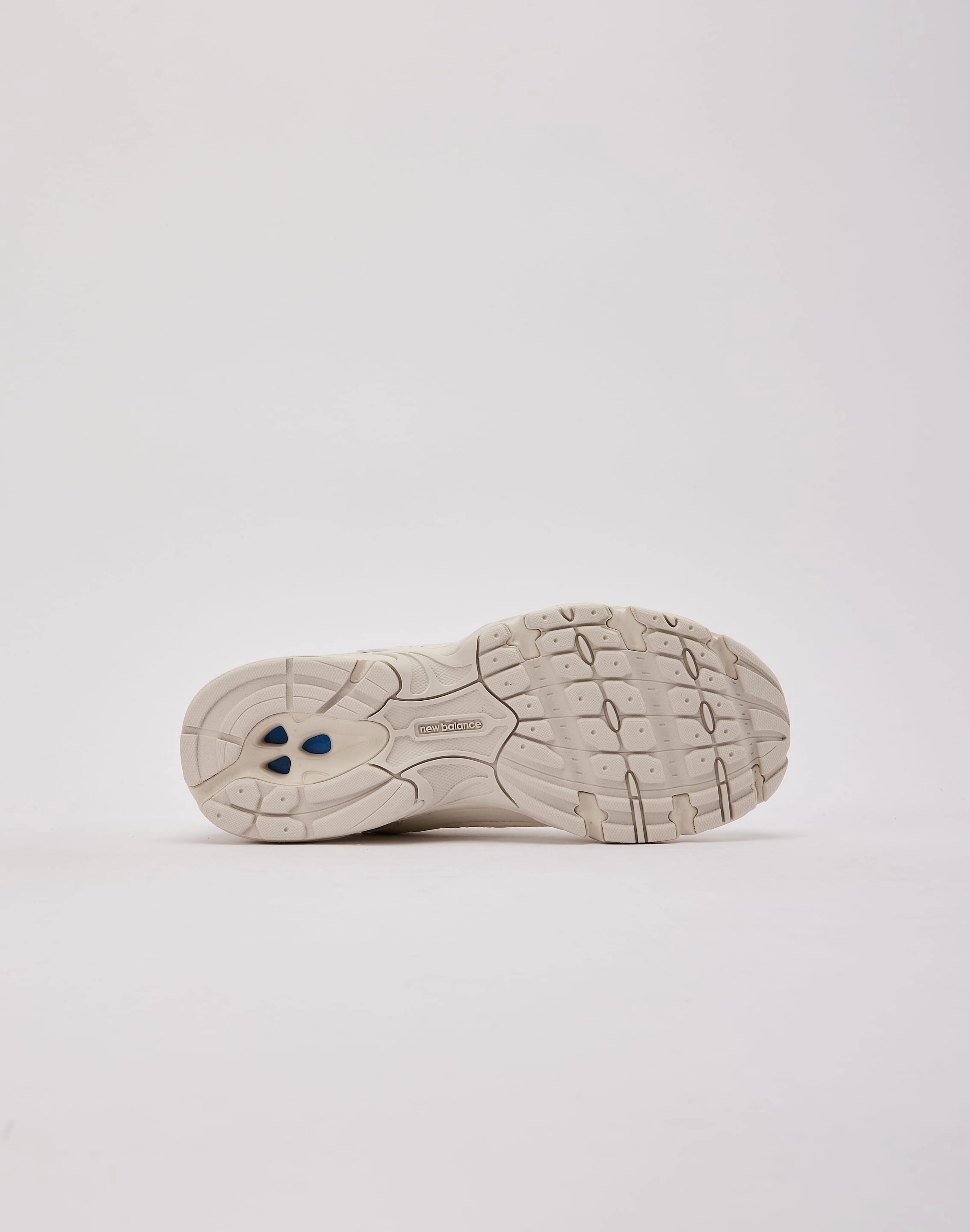 sports shorts rainy days New Balance 530 Grade-School